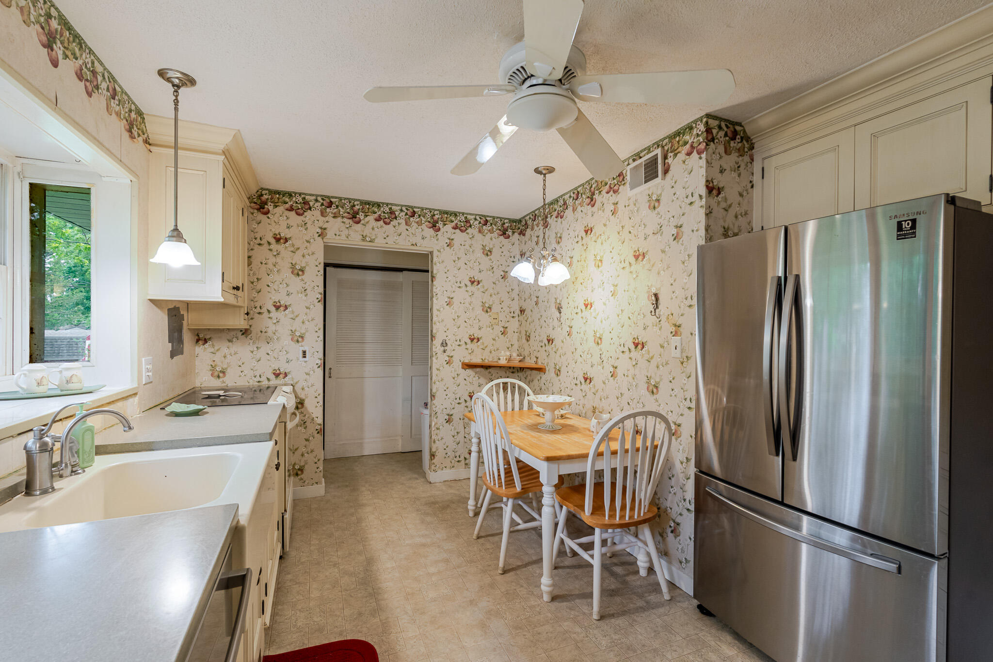 327 Softwood Drive, Hobart, IN 46342; Image #9