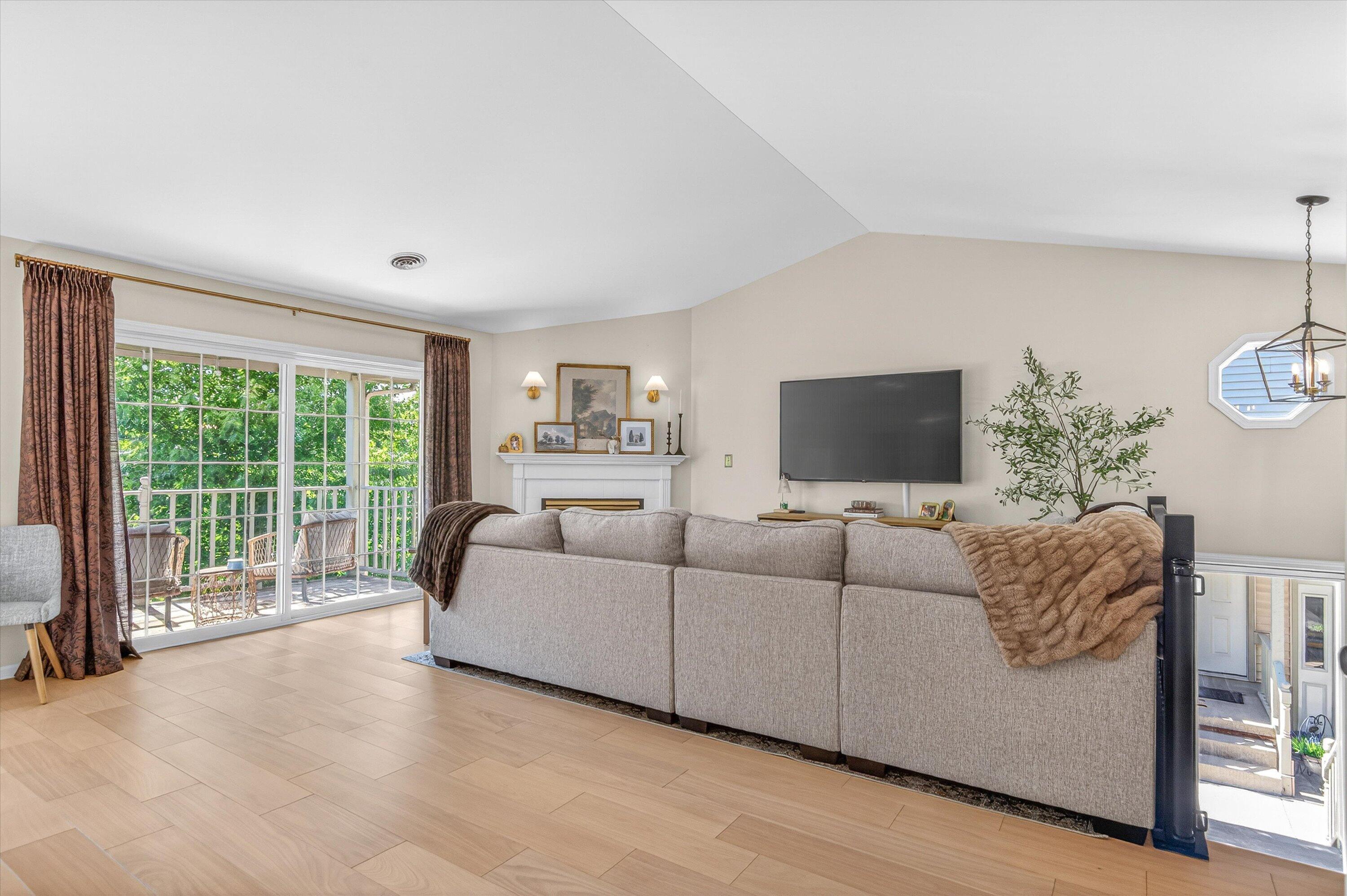 9806 Parkway Drive, Highland, IN 46322; Image #11