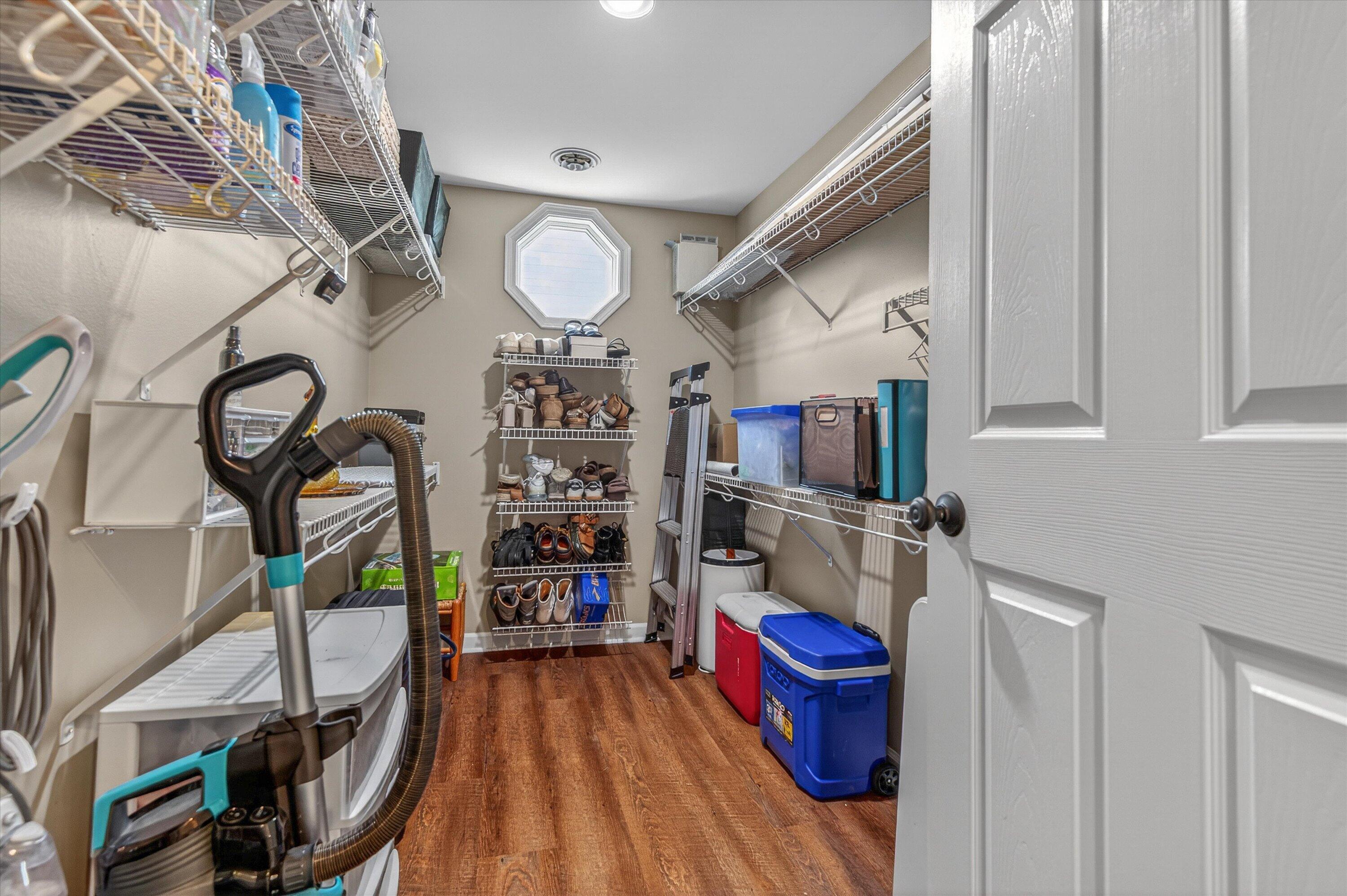 9806 Parkway Drive, Highland, IN 46322; Image #23