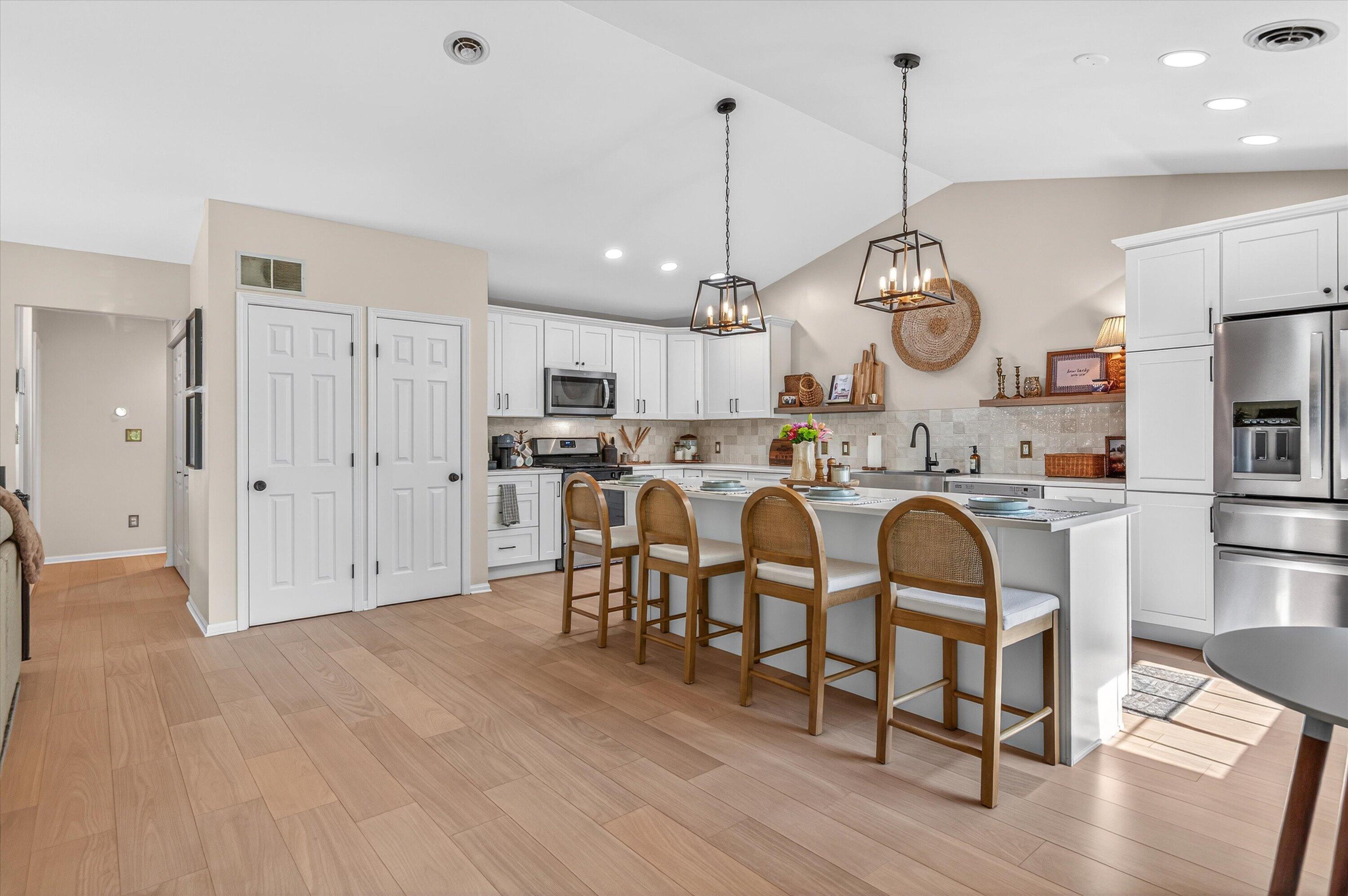 9806 Parkway Drive, Highland, IN 46322; Image #6