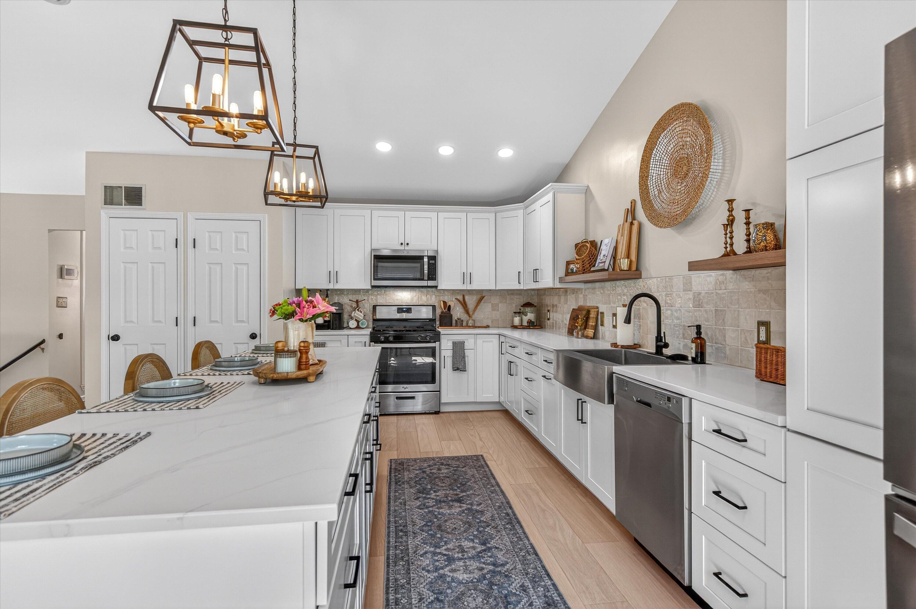 9806 Parkway Drive, Highland, IN 46322; Image #8