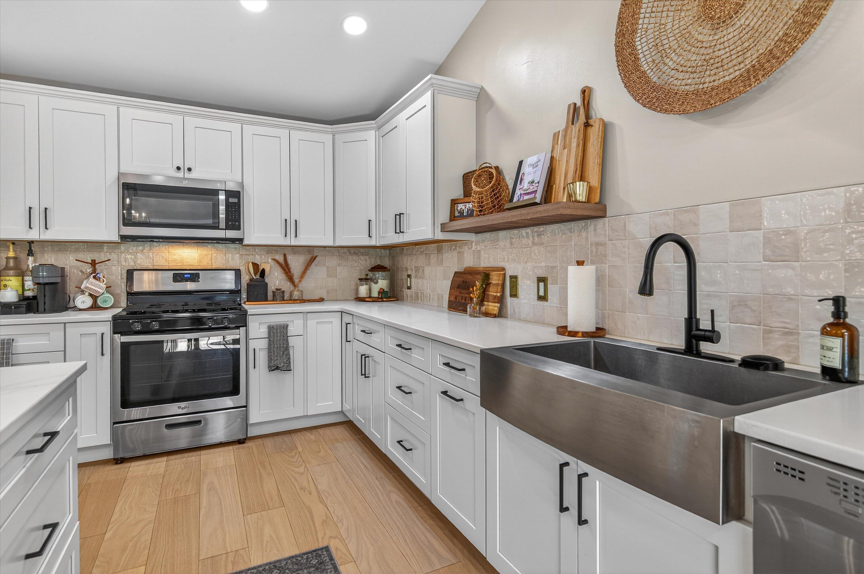 9806 Parkway Drive, Highland, IN 46322; Image #9