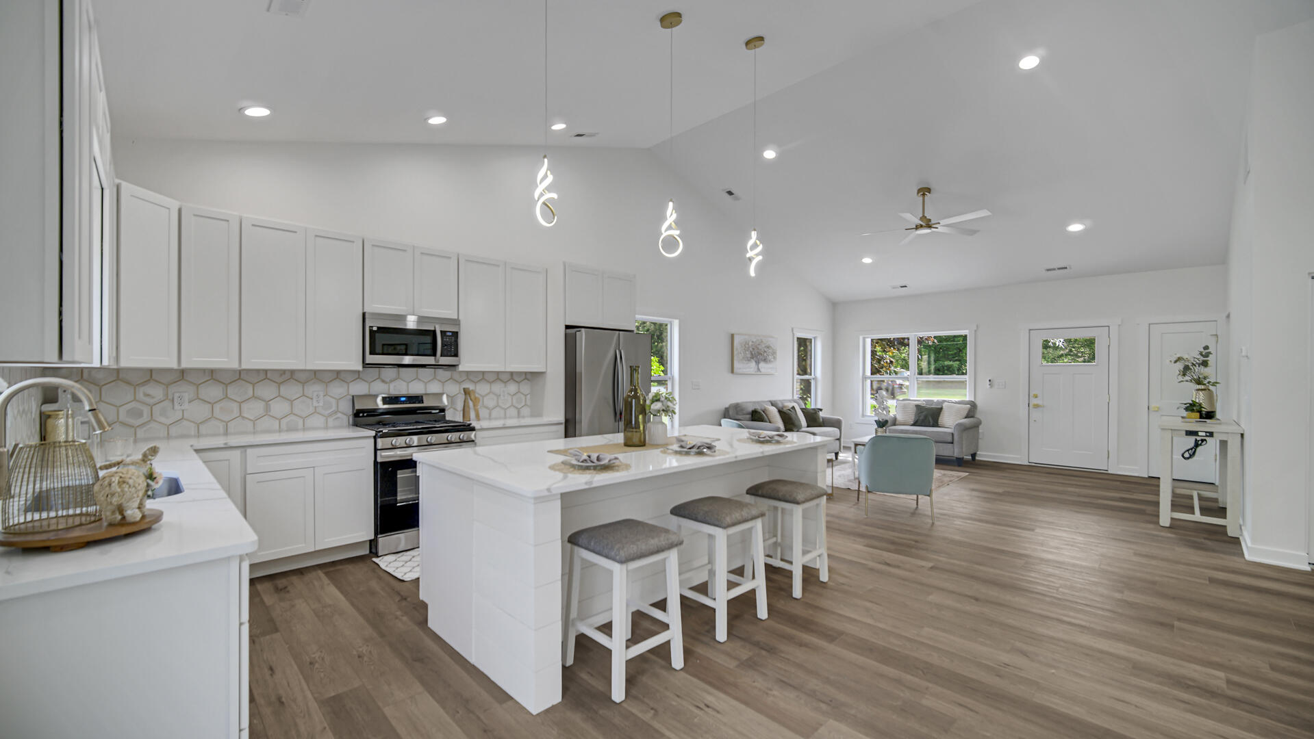 2865 Benton Street, Lake Station, IN 46405; Image #11