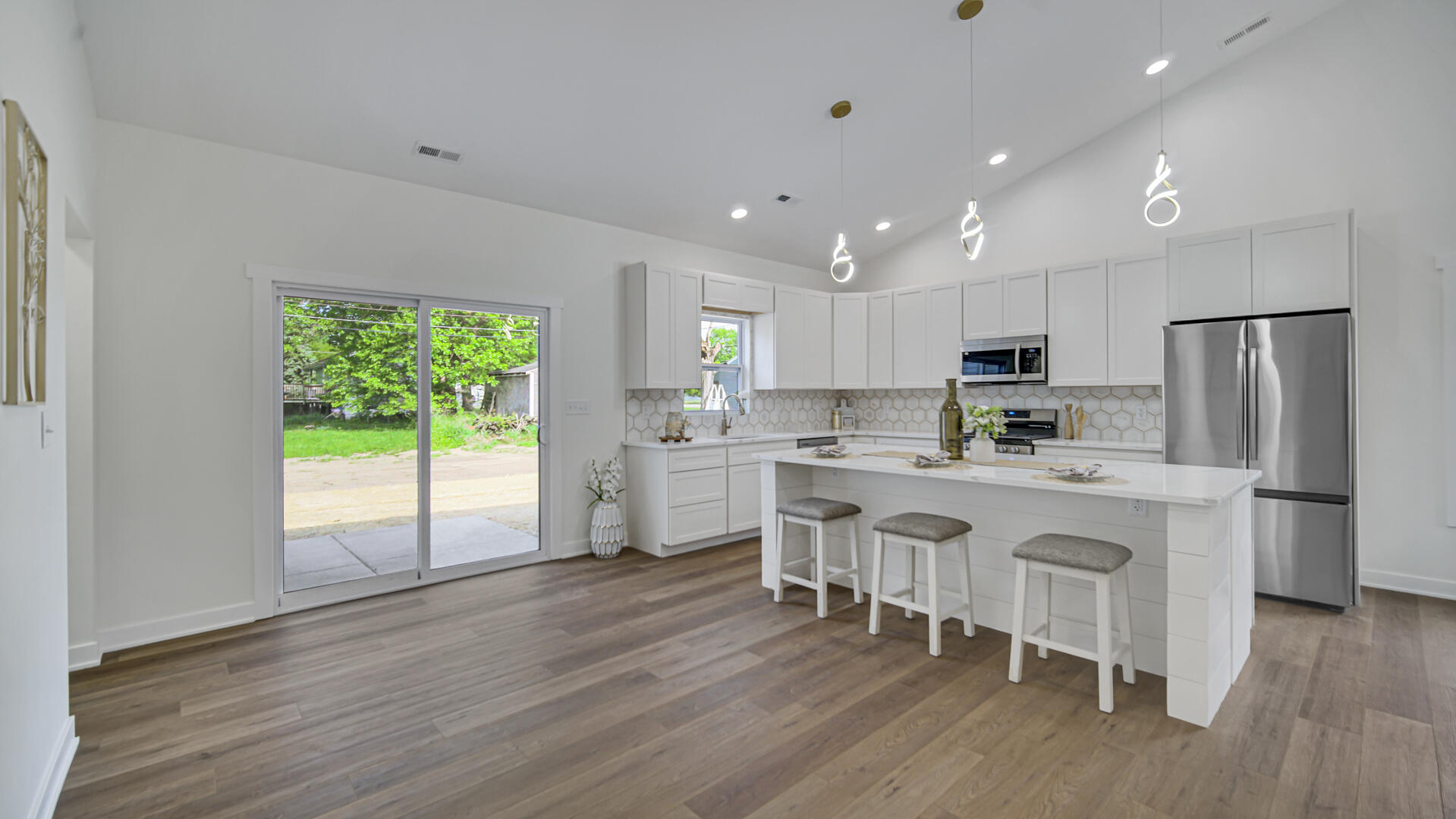 2865 Benton Street, Lake Station, IN 46405; Image #12