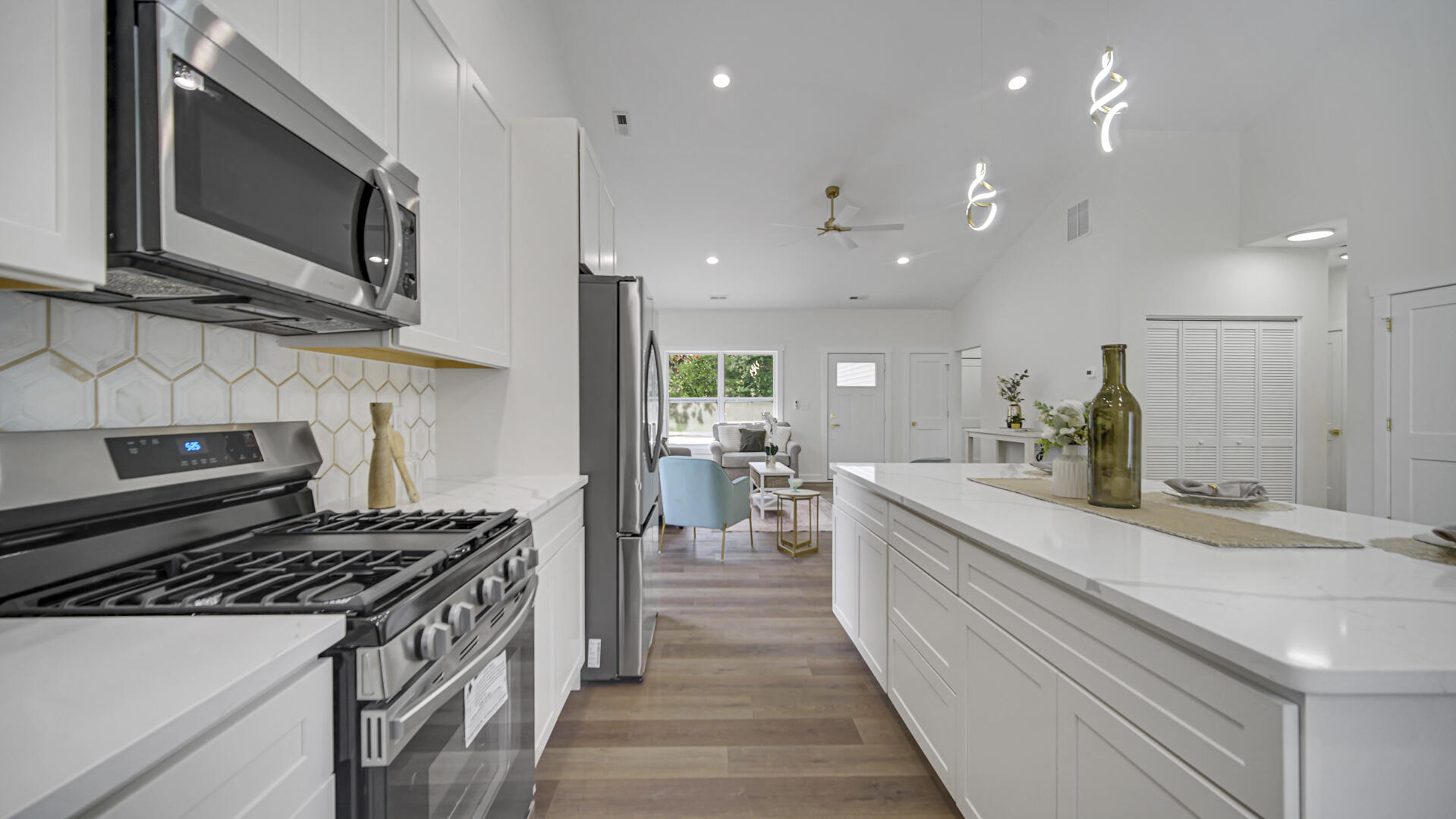 2865 Benton Street, Lake Station, IN 46405; Image #6