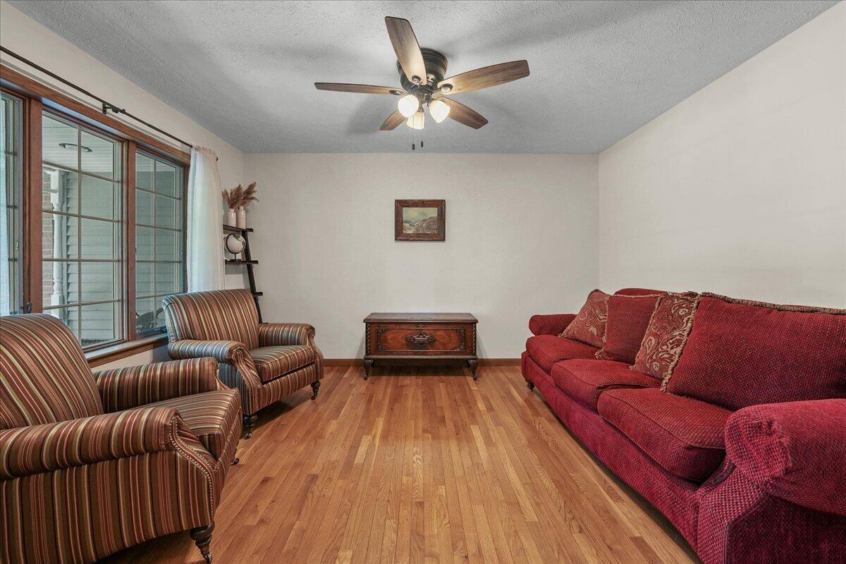 8835 S Lilac Street, DeMotte, IN 46310; Image #14