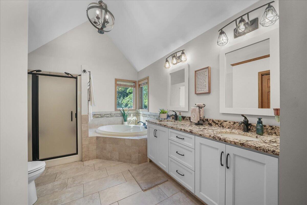 8835 S Lilac Street, DeMotte, IN 46310; Image #17