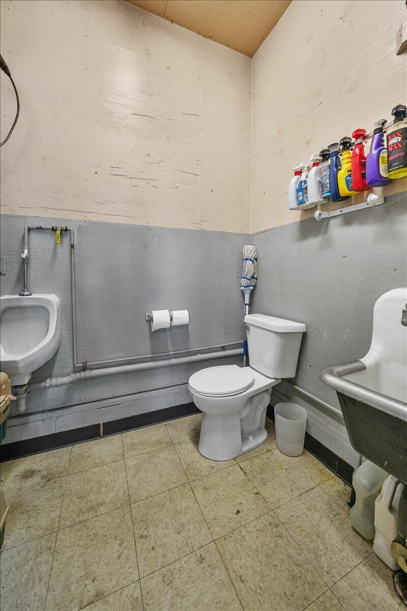 8835 S Lilac Street, DeMotte, IN 46310; Image #27