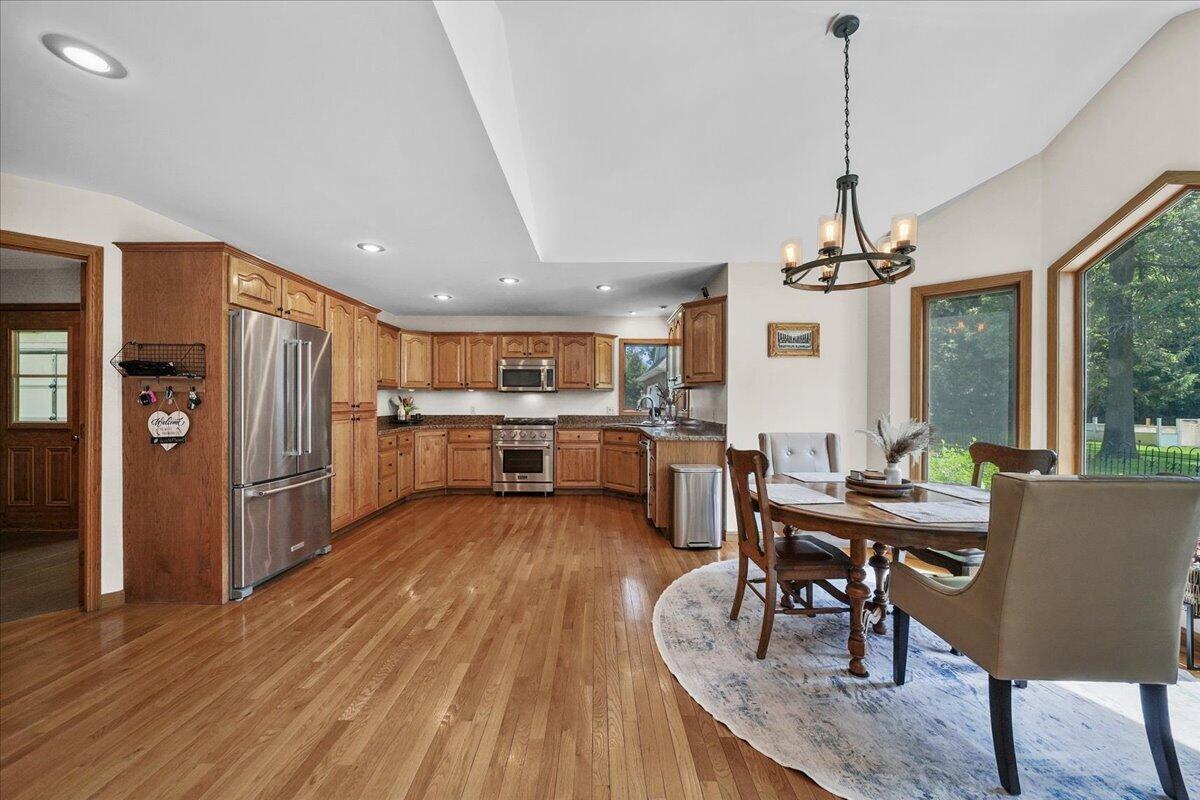 8835 S Lilac Street, DeMotte, IN 46310; Image #9