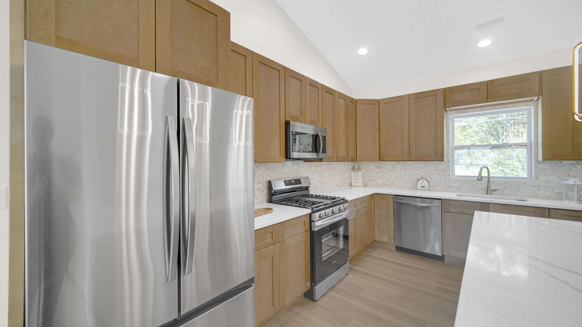 2863 Benton Street, Lake Station, IN 46405; Image #10