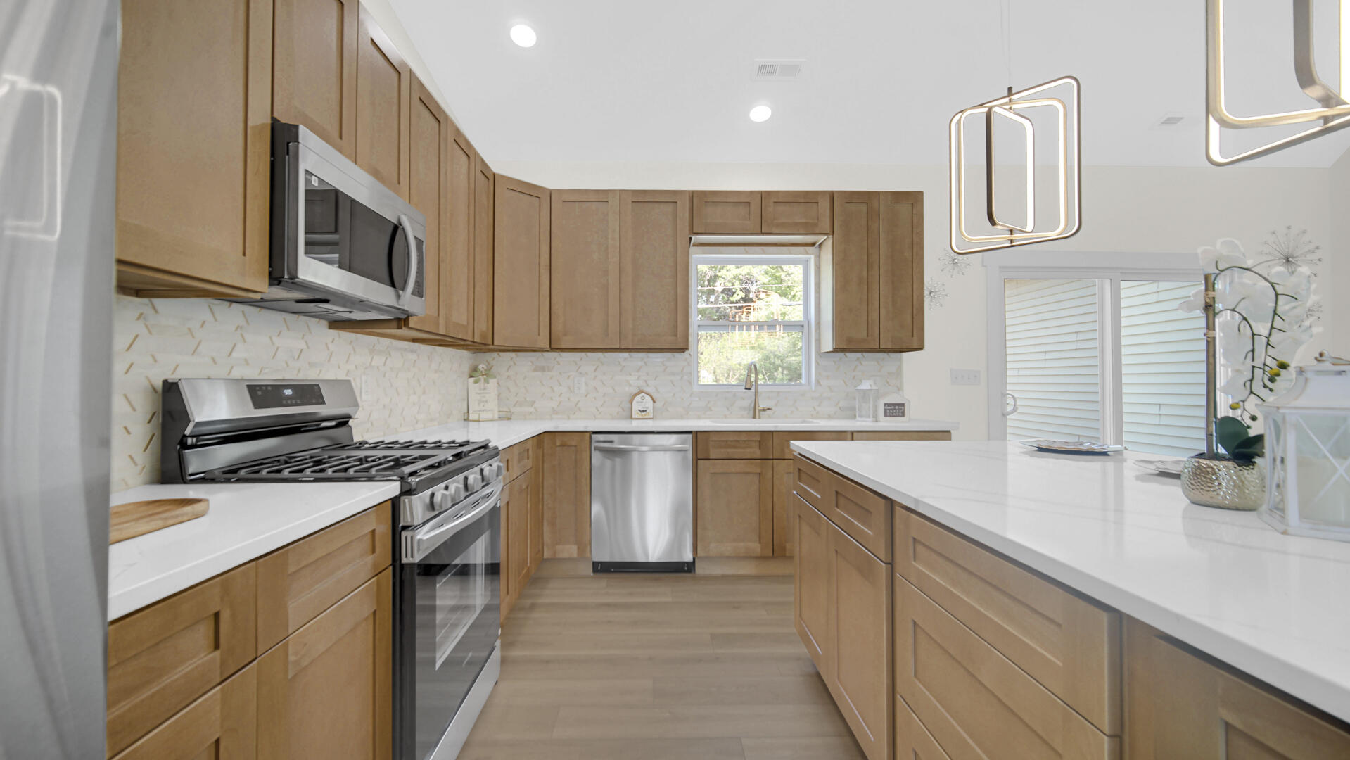 2863 Benton Street, Lake Station, IN 46405; Image #14