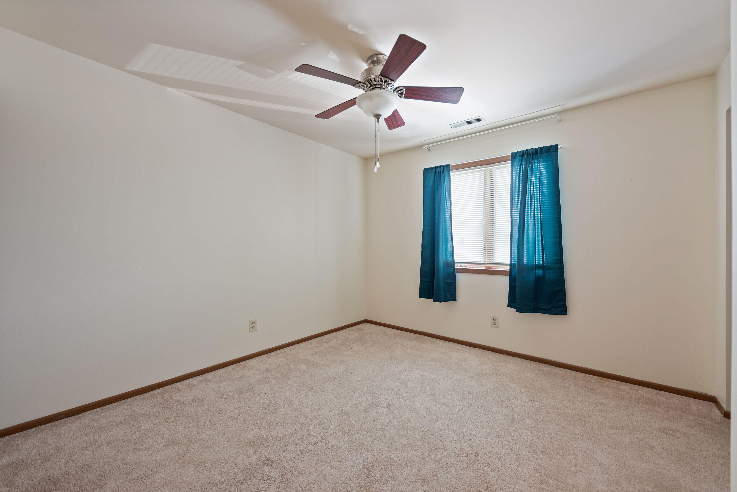 9651 Merrillville Road, Crown Point, IN #204, 46307; Image #20