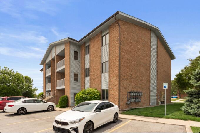 9651 Merrillville Road, Crown Point, IN #204, 46307; Image #25