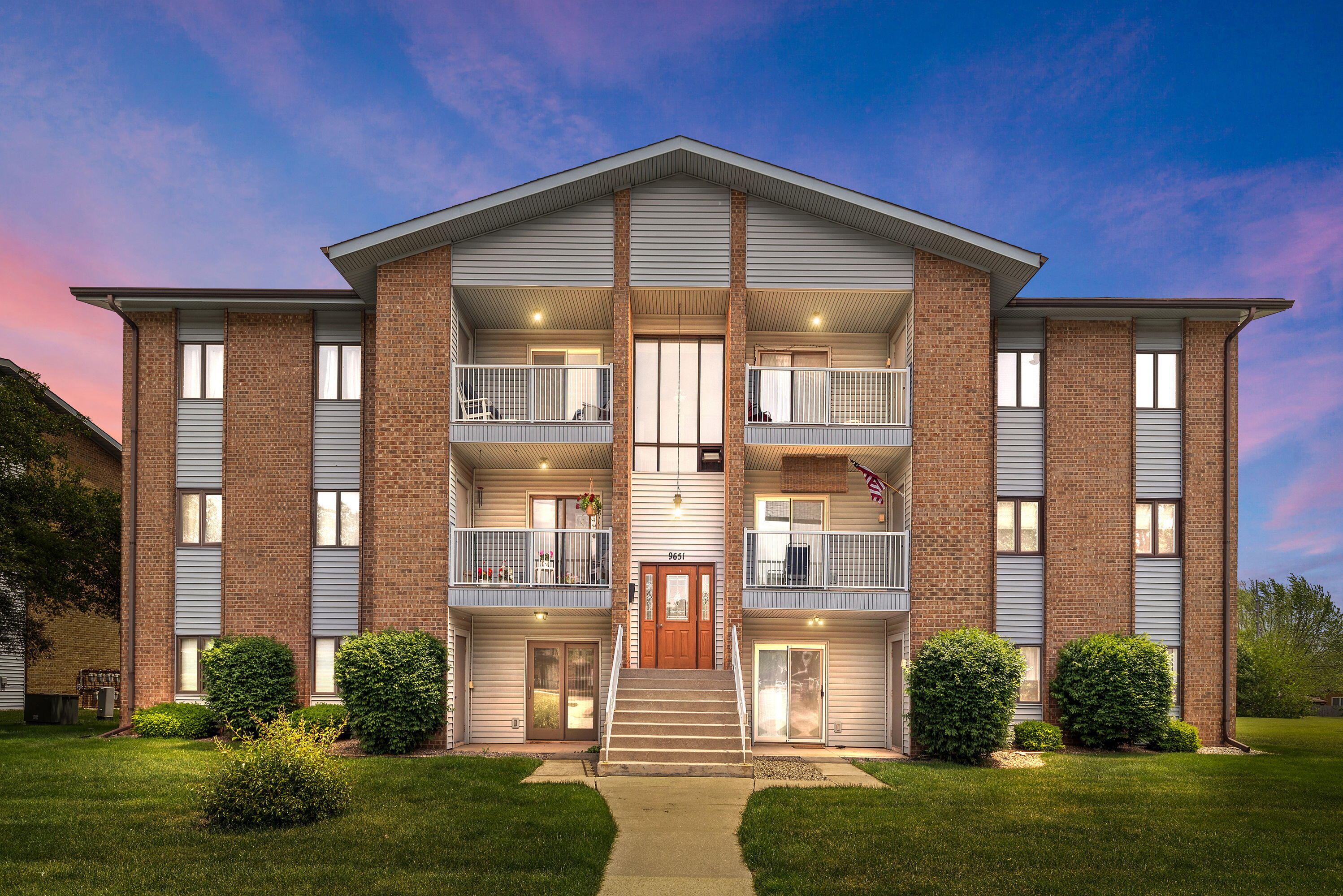 9651 Merrillville Road, Crown Point, IN #204, 46307; Image #26