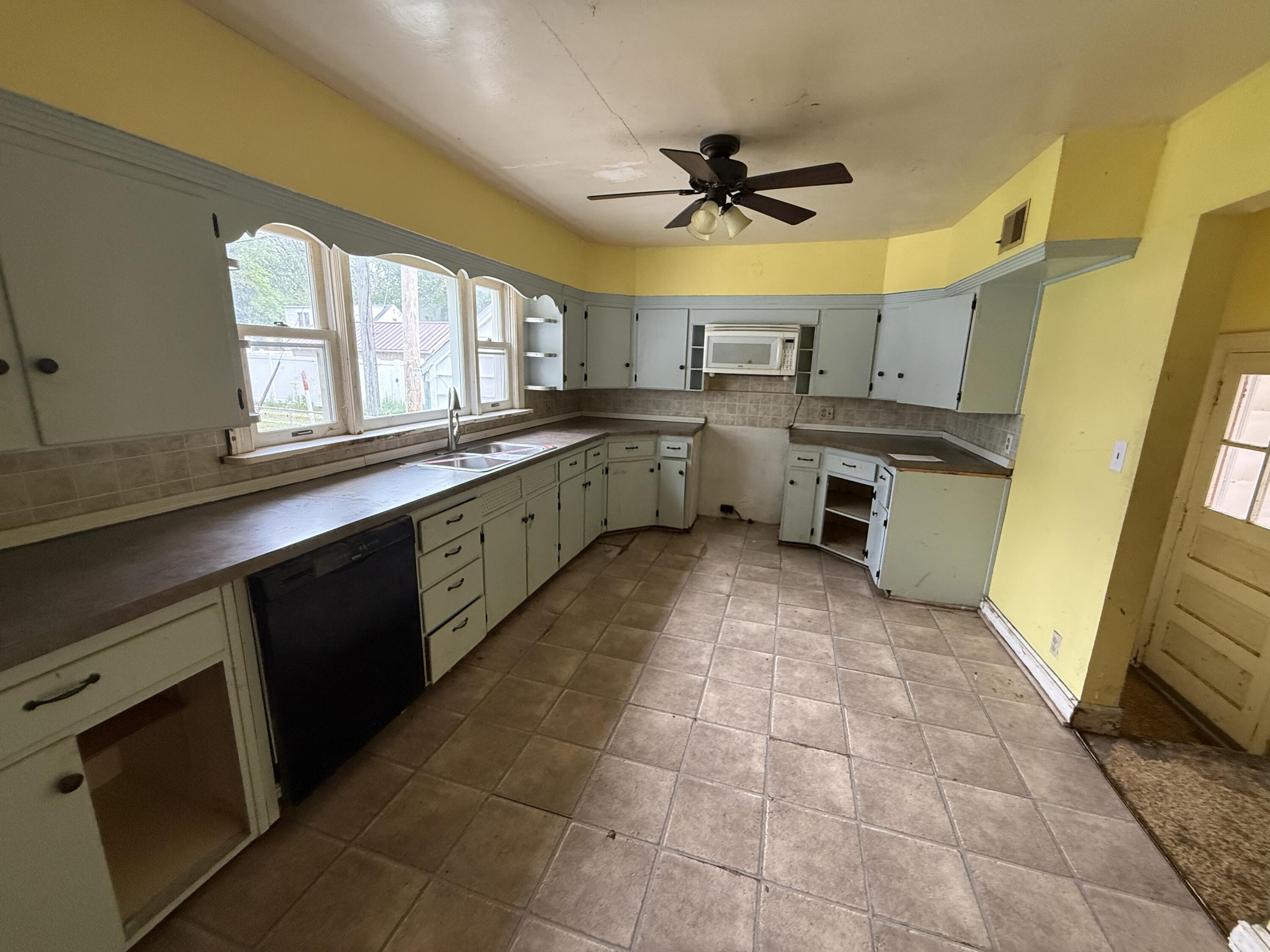 118 W Spring Street, Winamac, IN 46996; Image #4
