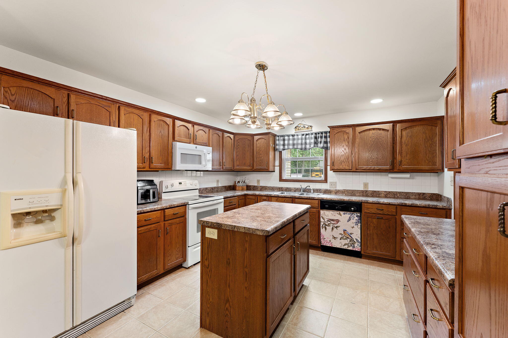 7459 Spring Court, DeMotte, IN 46310; Image #20