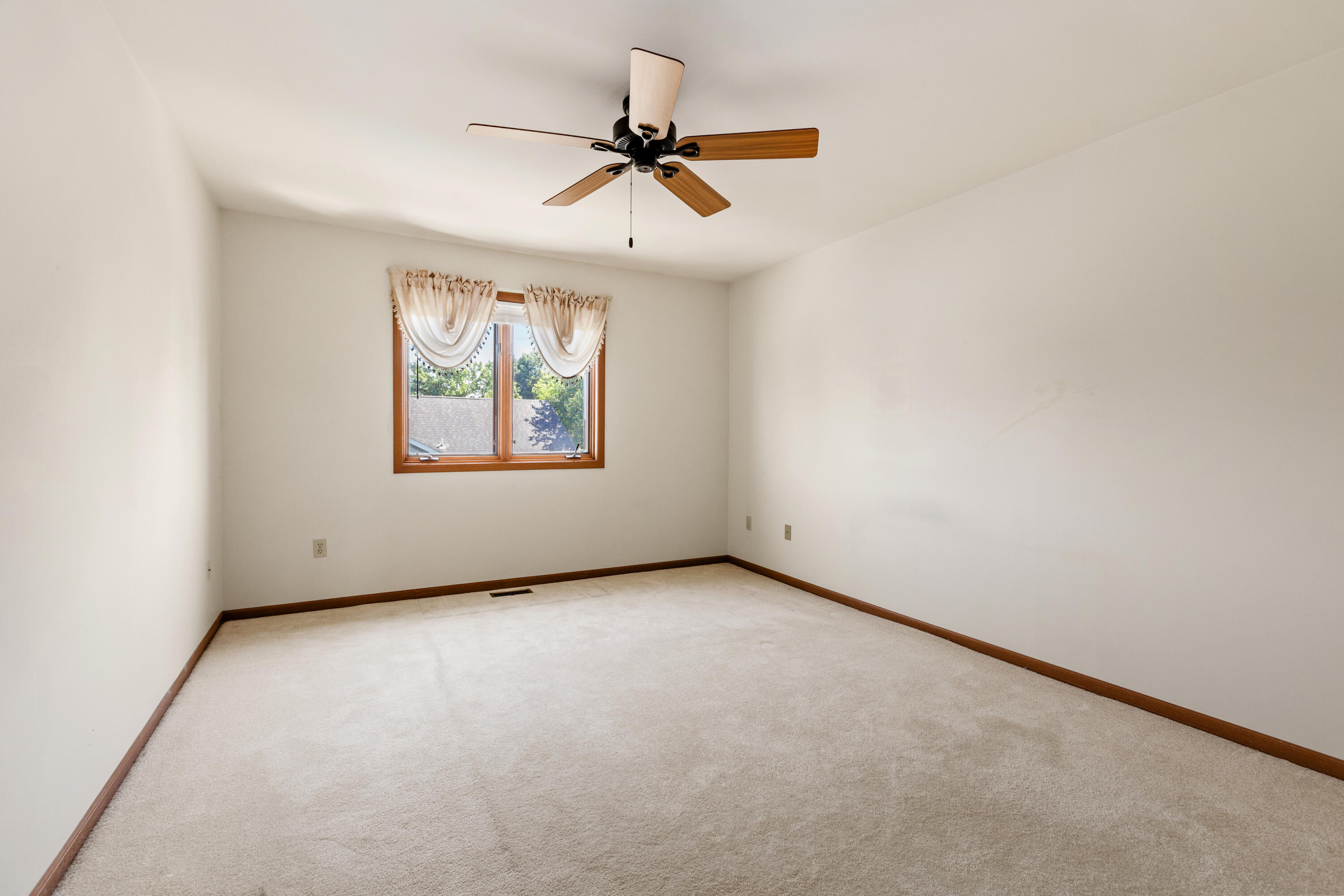 633 W 94th Court, Crown Point, IN 46307; Image #13
