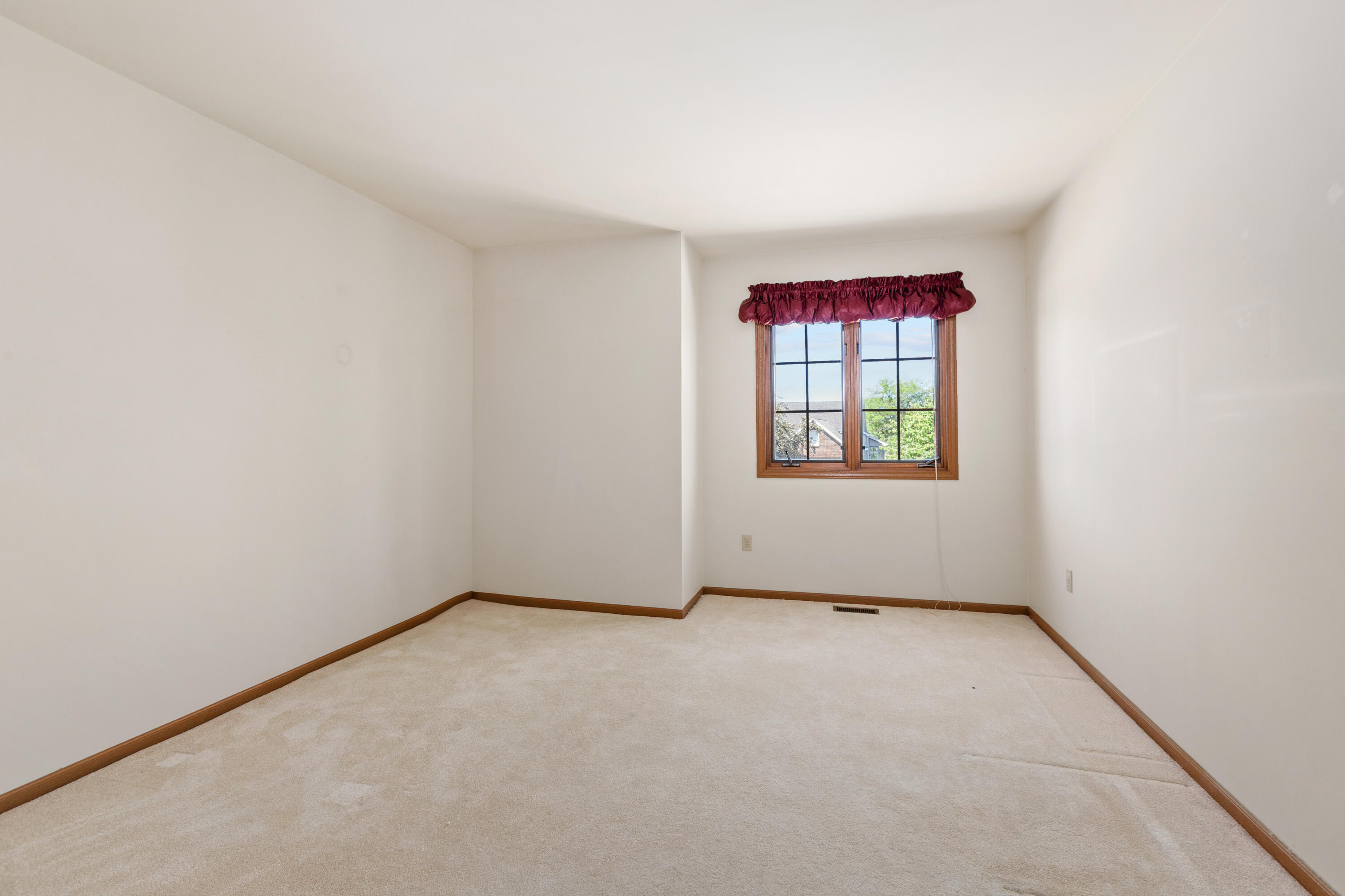 633 W 94th Court, Crown Point, IN 46307; Image #16