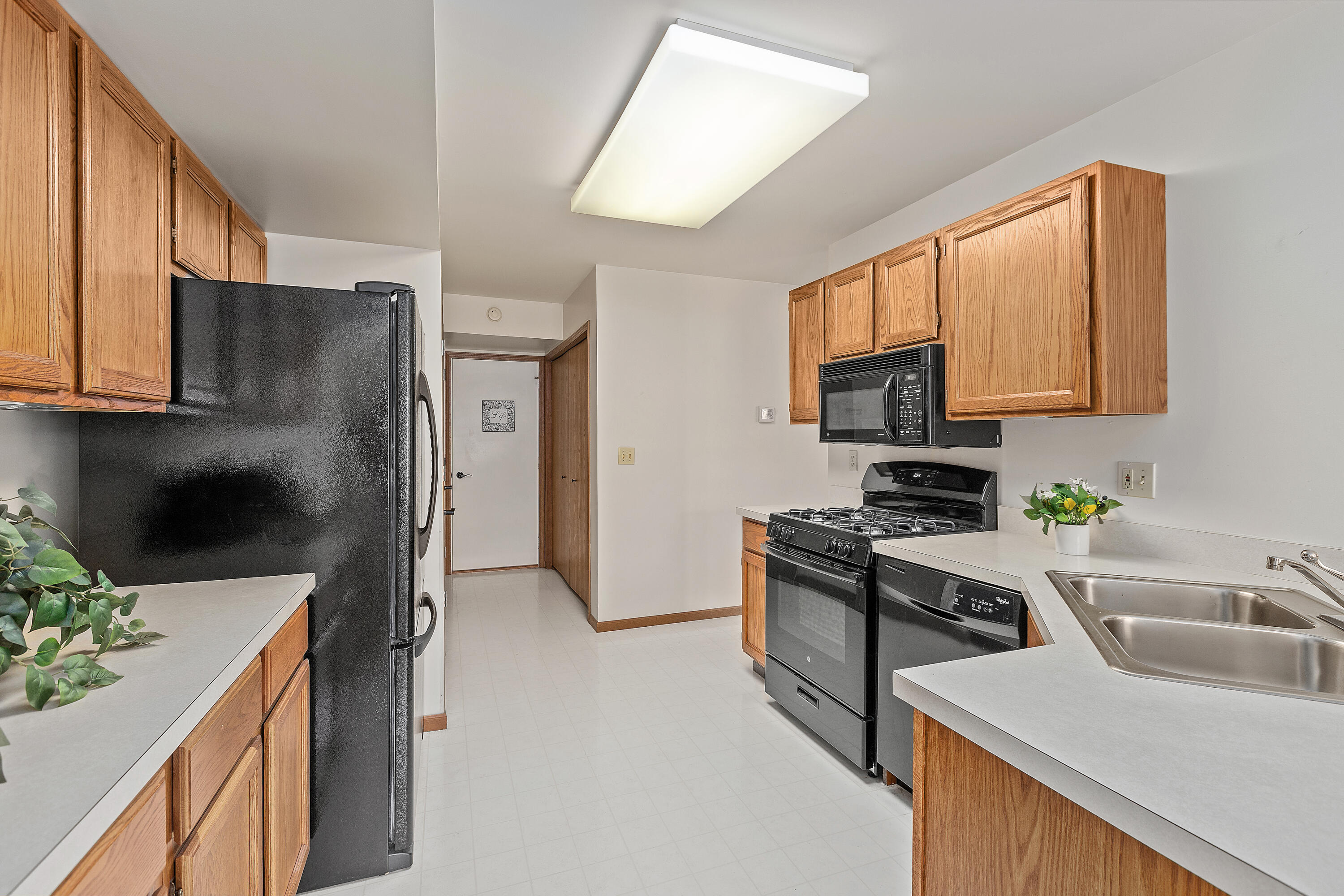 633 W 94th Court, Crown Point, IN 46307; Image #9