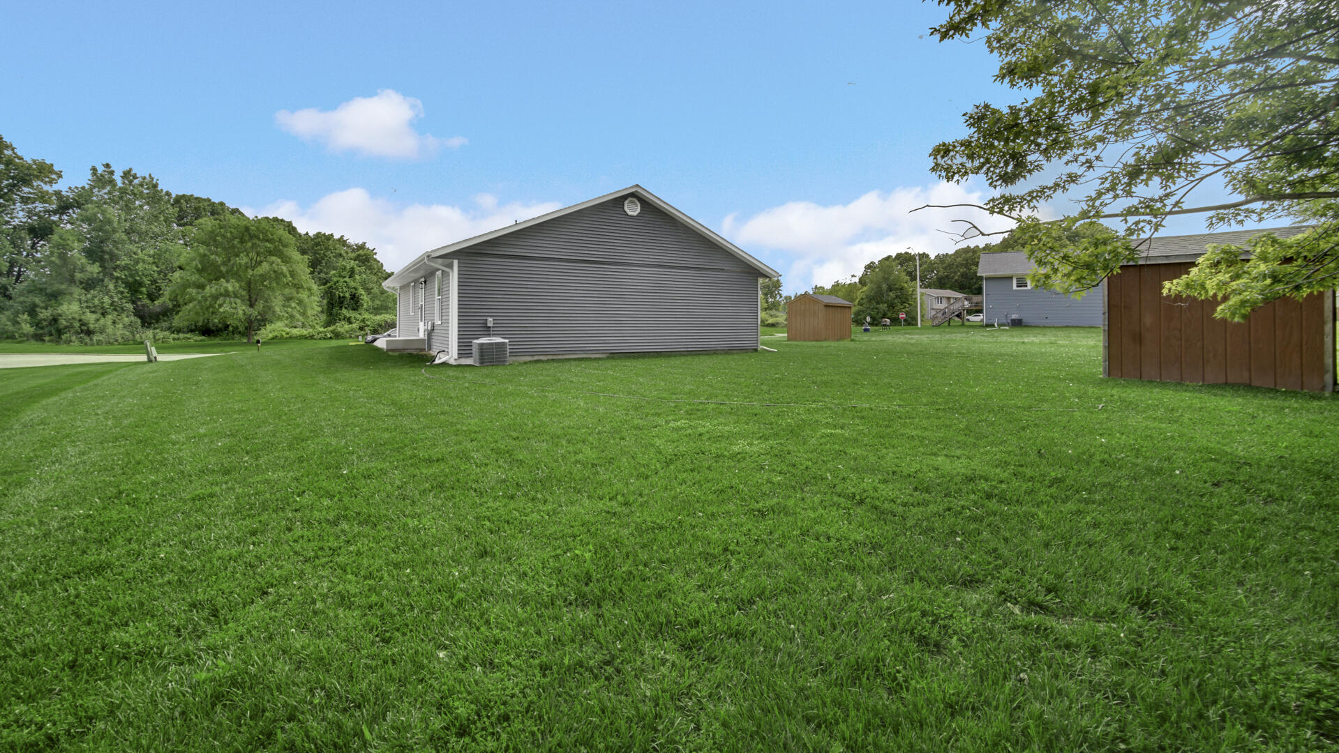 2908 Watertown Avenue, Lake Station, IN 46405; Image #25