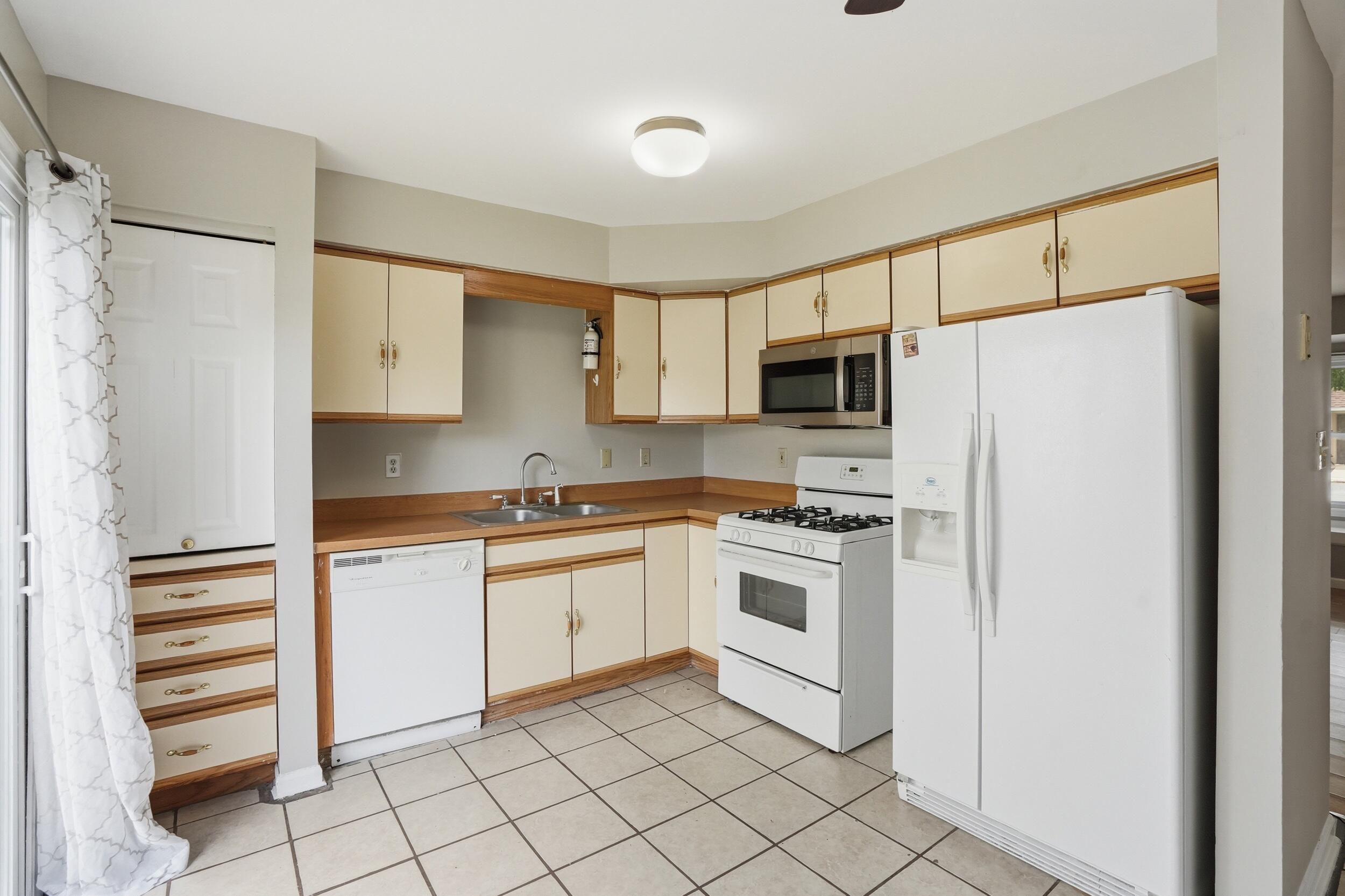 6089 Maryland Street, Merrillville, IN 46410; Image #8