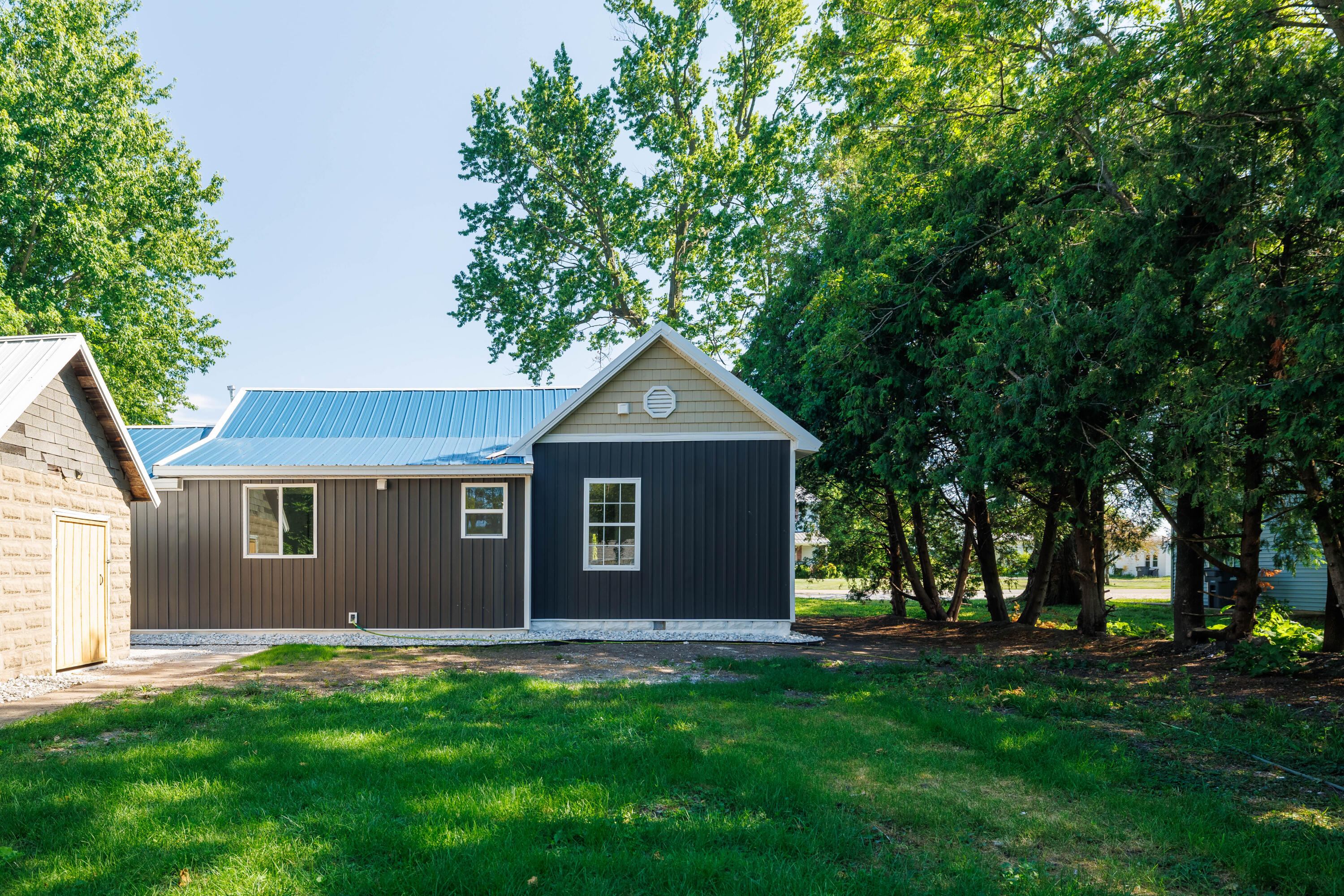 110 W Allen Street, Kentland, IN 47951; Image #6