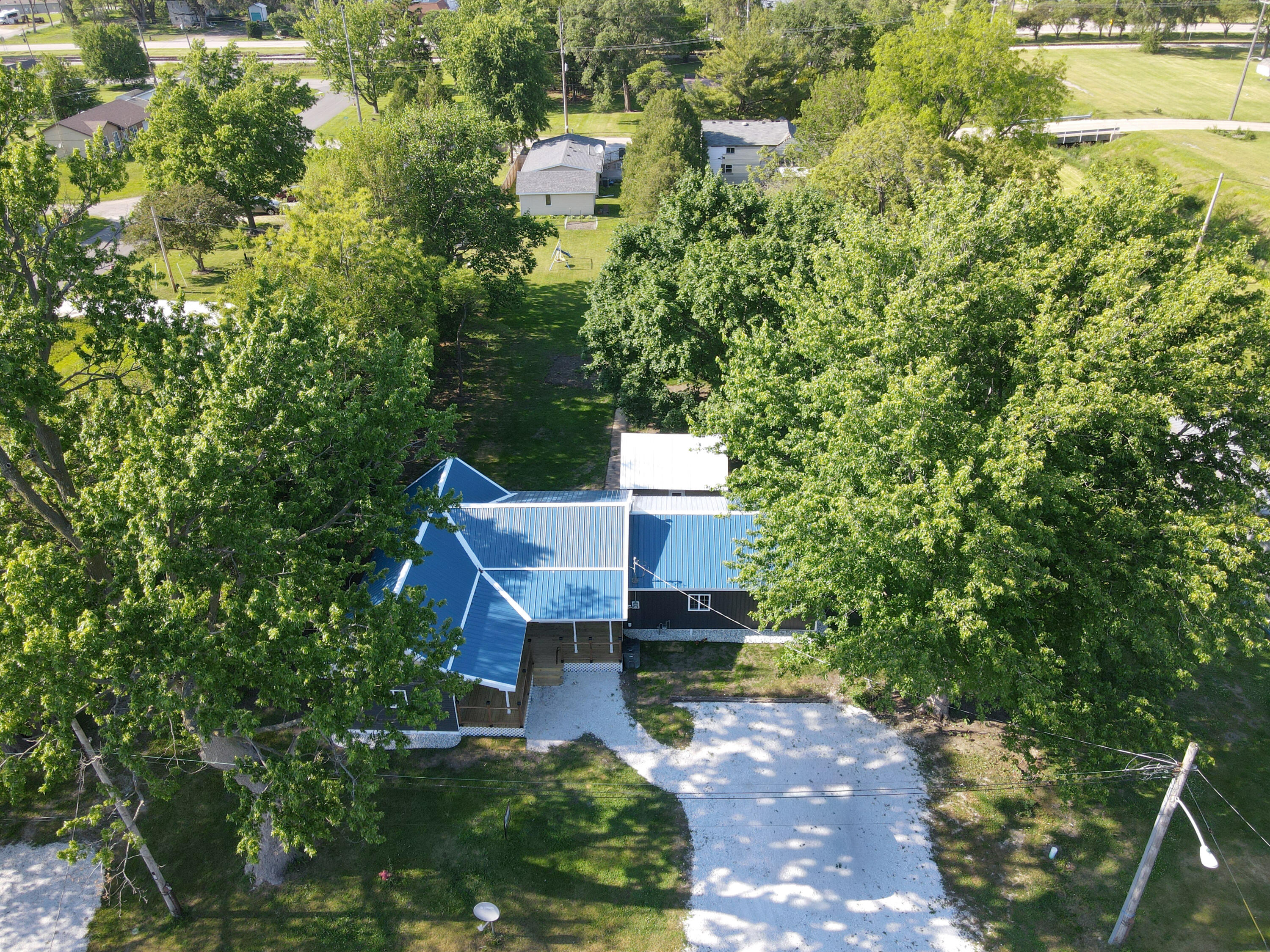 110 W Allen Street, Kentland, IN 47951; Image #9