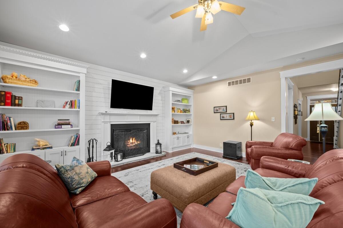 318 El Portal Drive, Michigan City, IN 46360; Image #10