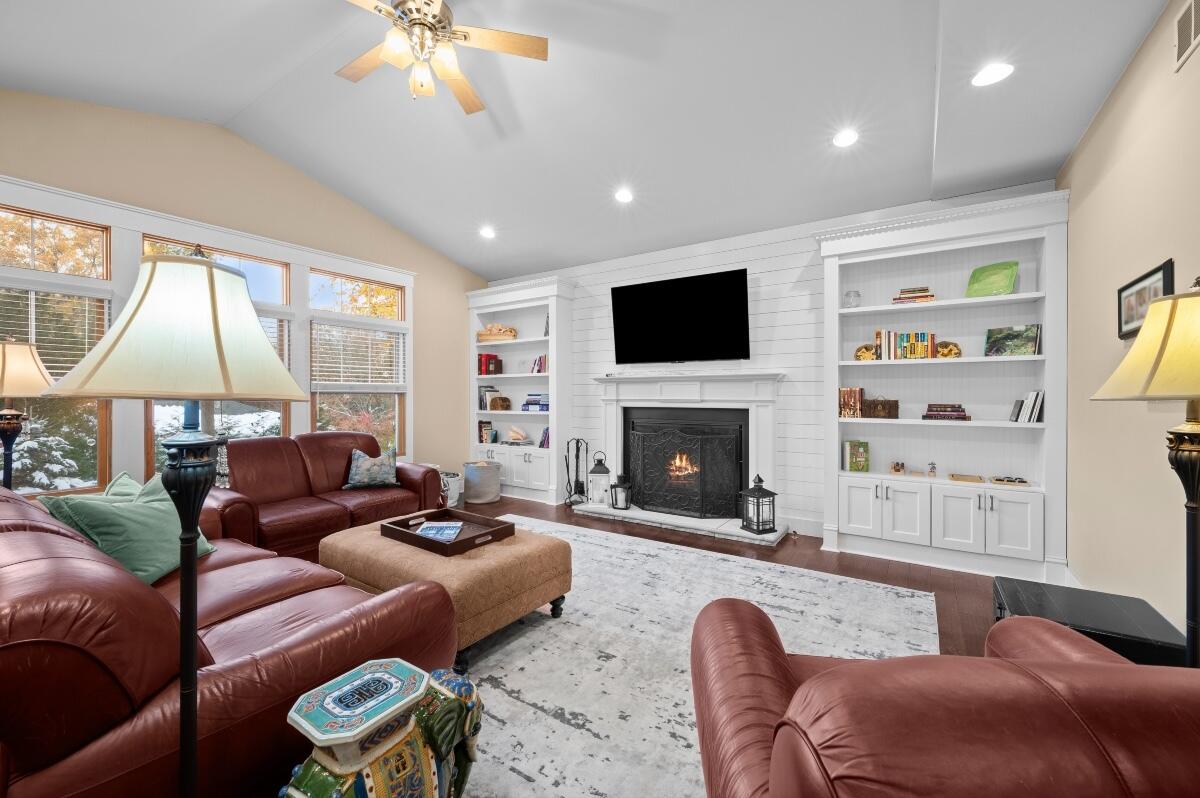318 El Portal Drive, Michigan City, IN 46360; Image #8