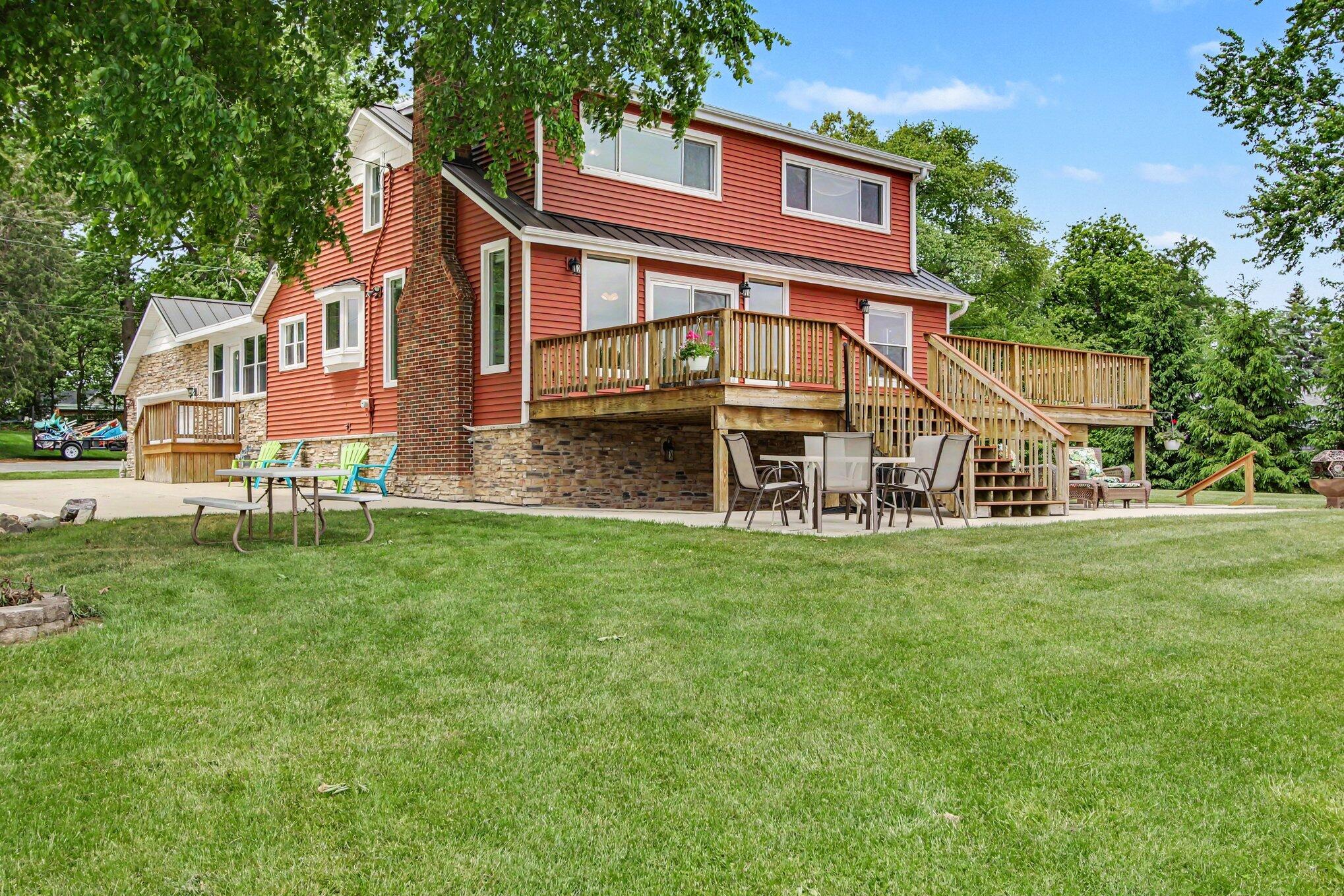 515 Lakeview Court, Lowell, IN 46356; Image #2