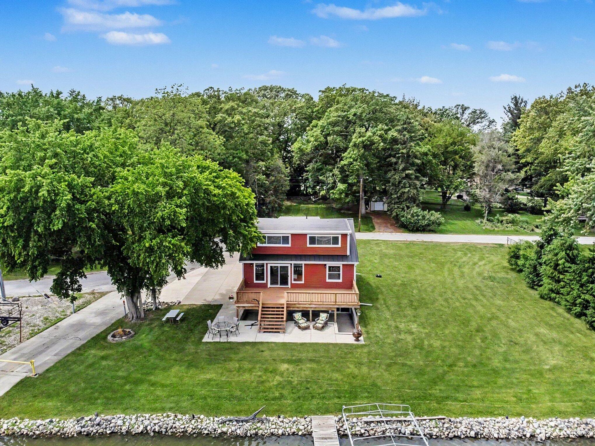 515 Lakeview Court, Lowell, IN 46356; Image #4