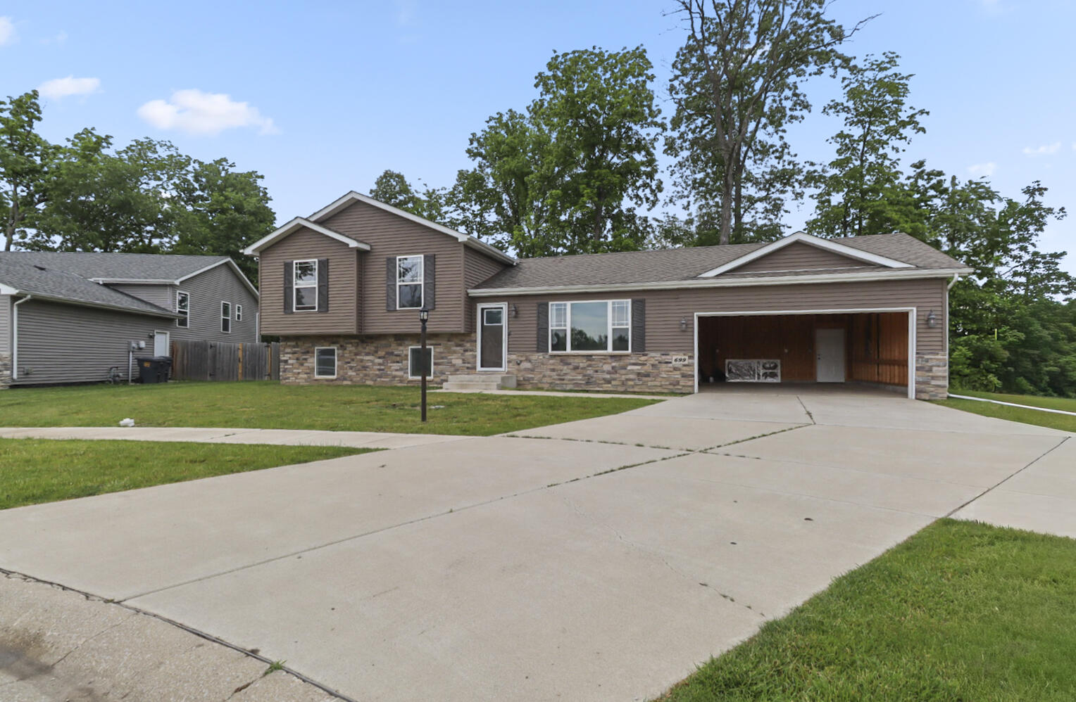 699 Cross Meadows Drive, Valparaiso, IN 46385; Image #2
