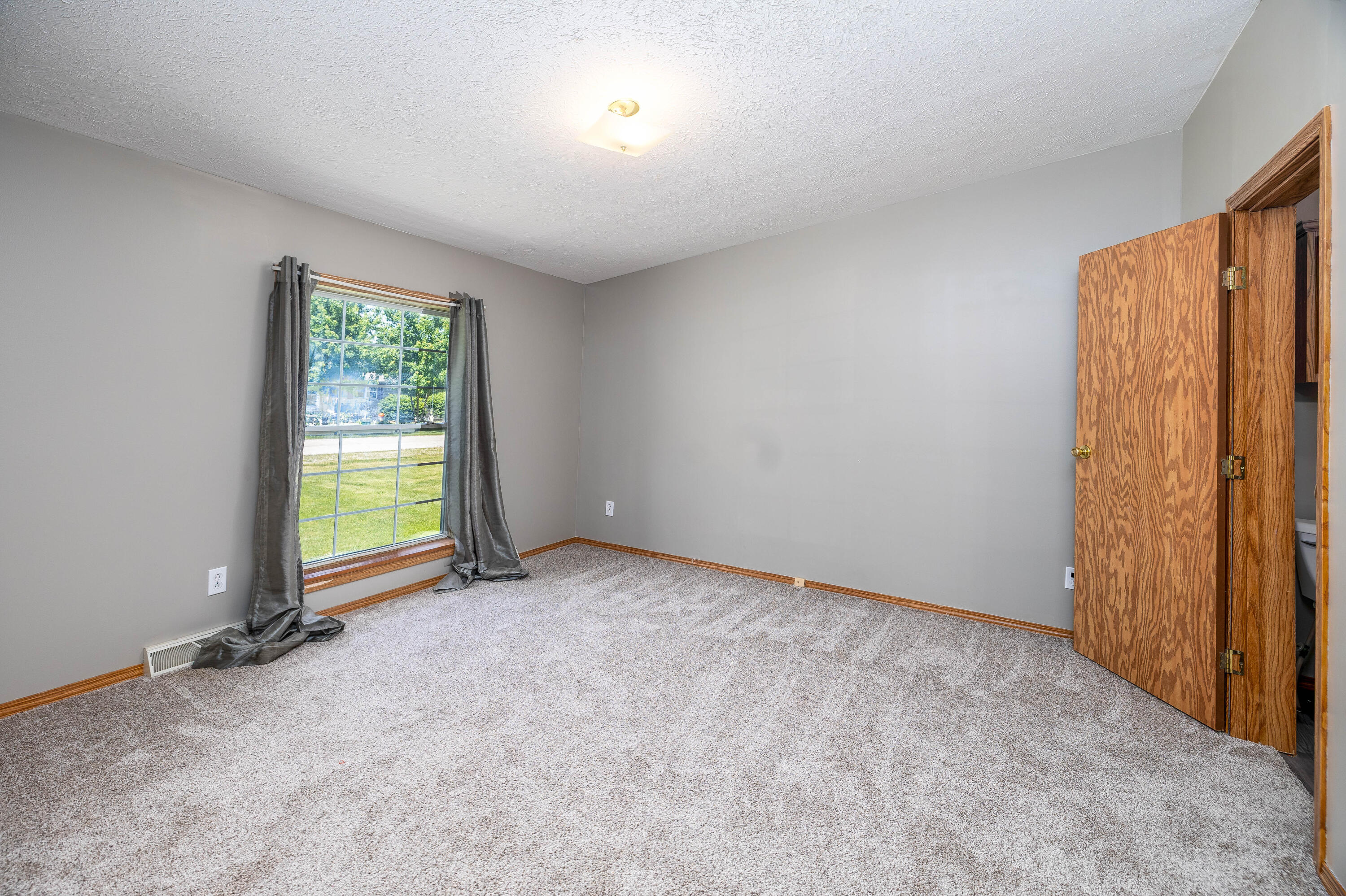 605 E Washington Street, Morocco, IN 47963; Image #21