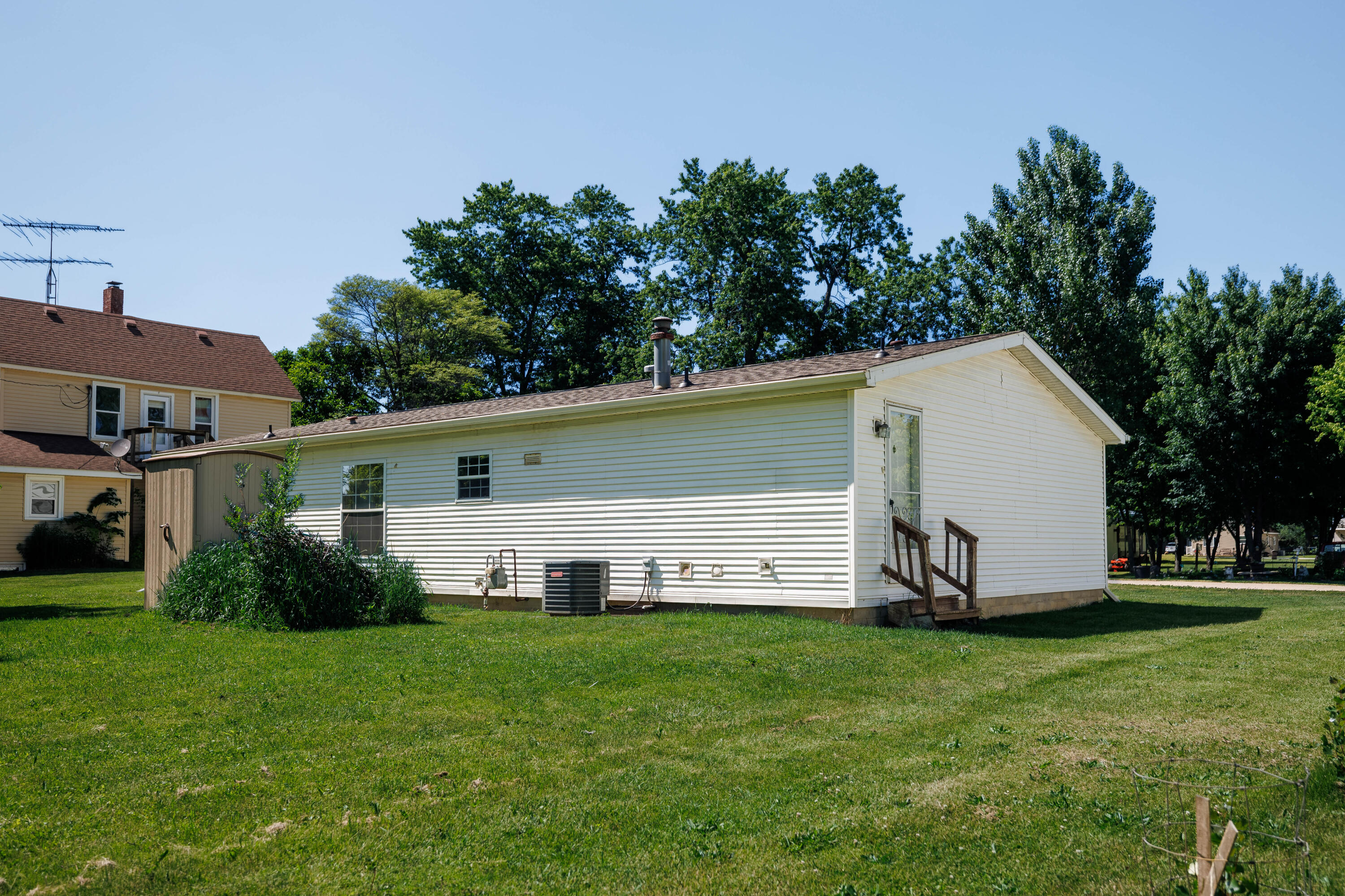 605 E Washington Street, Morocco, IN 47963; Image #3