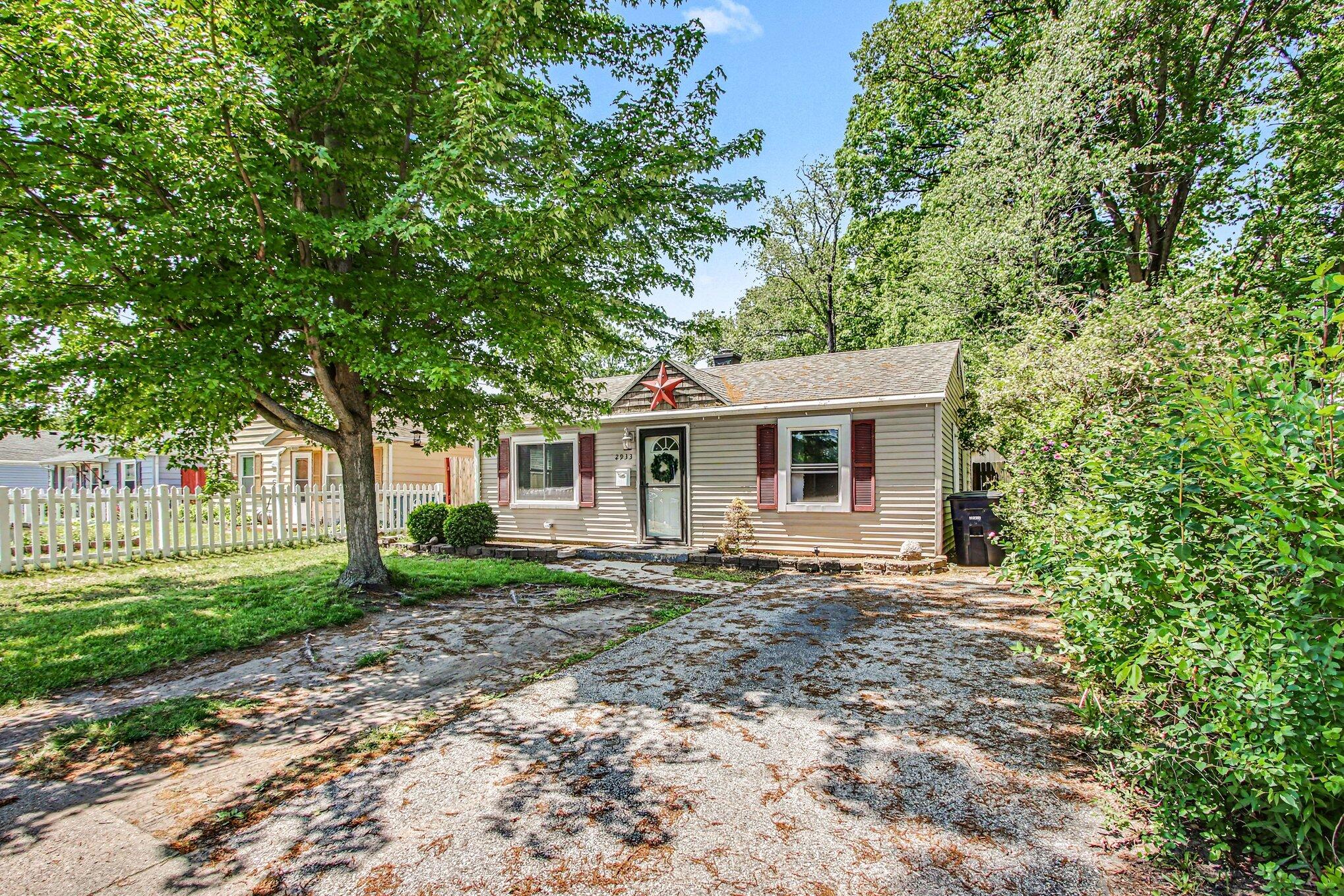 2933 Cleveland Avenue, Michigan City, IN 46360; Image #2