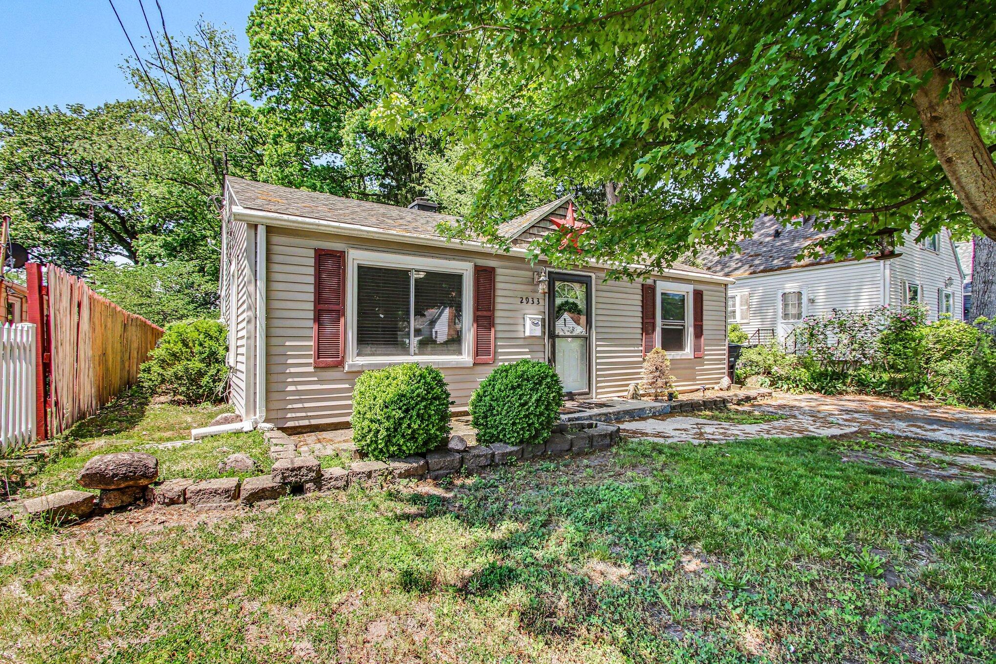2933 Cleveland Avenue, Michigan City, IN 46360; Image #3