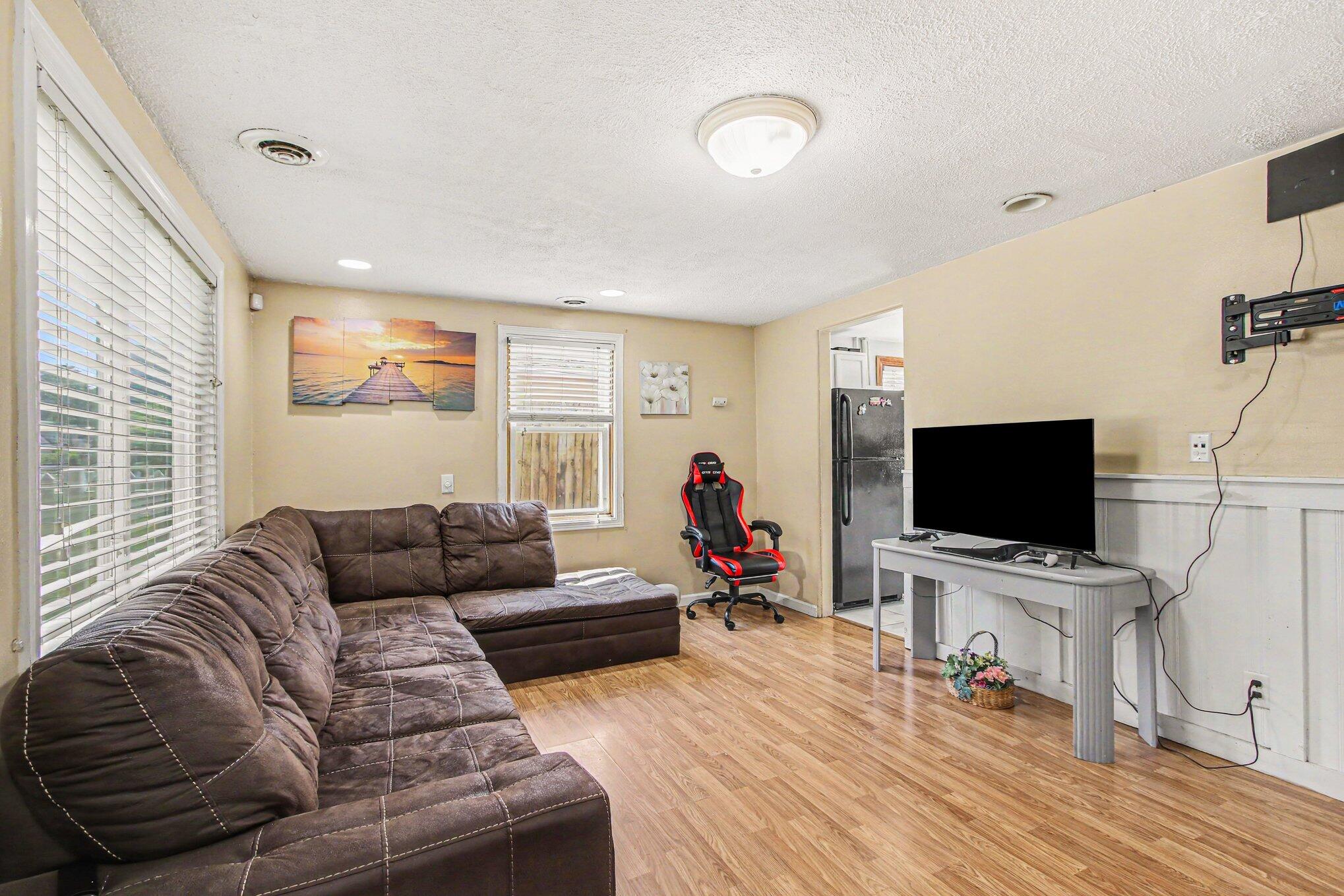 2933 Cleveland Avenue, Michigan City, IN 46360; Image #5