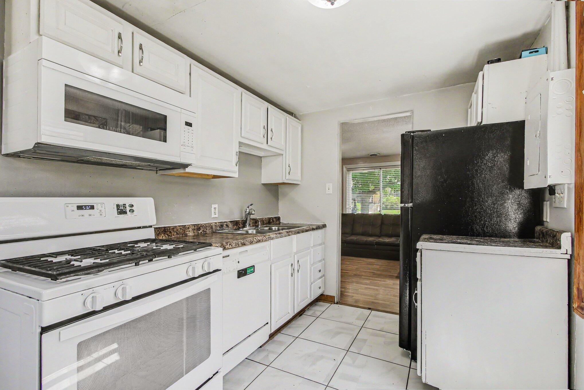 2933 Cleveland Avenue, Michigan City, IN 46360; Image #6