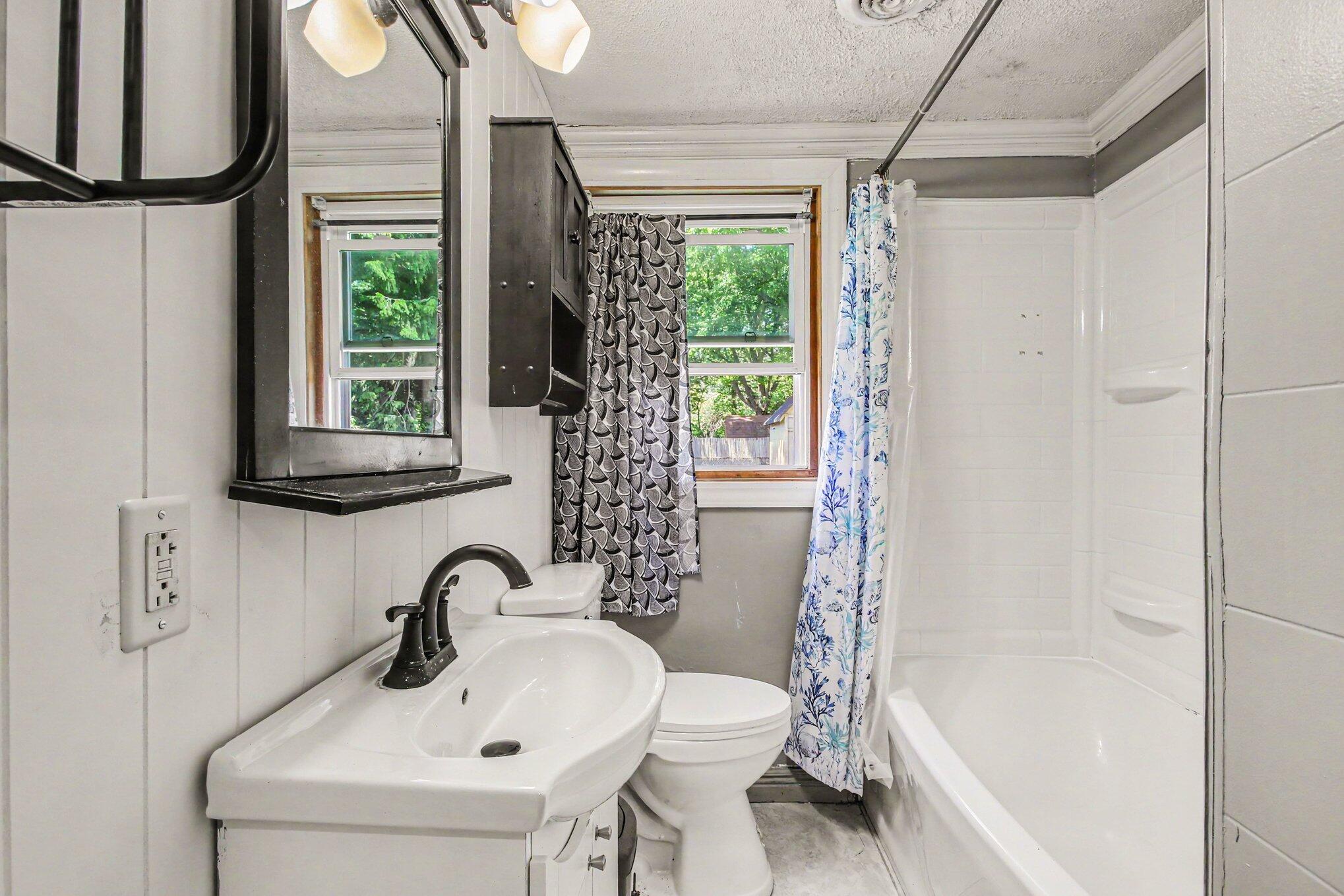 2933 Cleveland Avenue, Michigan City, IN 46360; Image #9