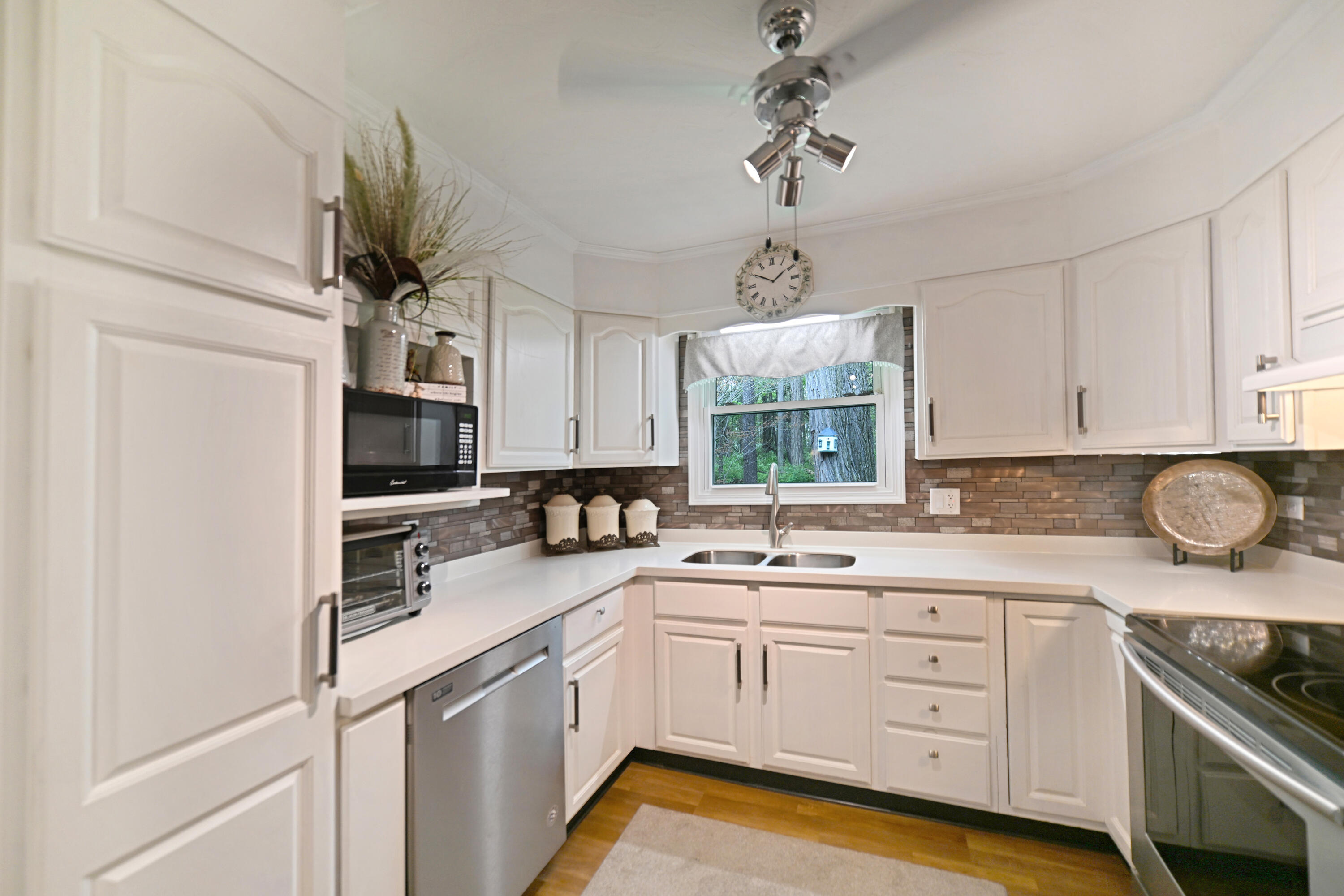 22618 Lake Shore Drive, Elkhart, IN 46514; Image #7