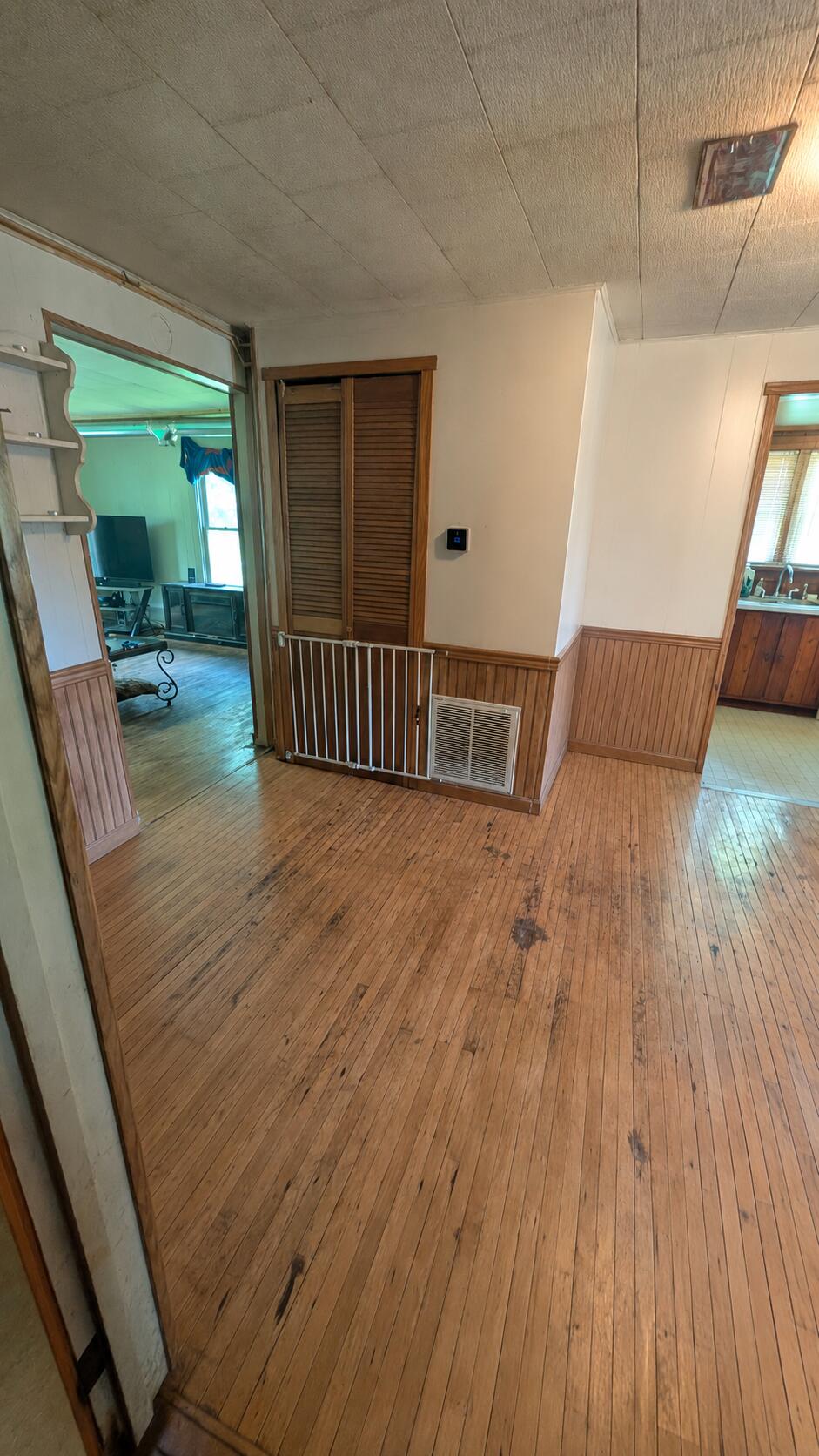 405 Maple Avenue, Wheeler, IN 46393; Image #7