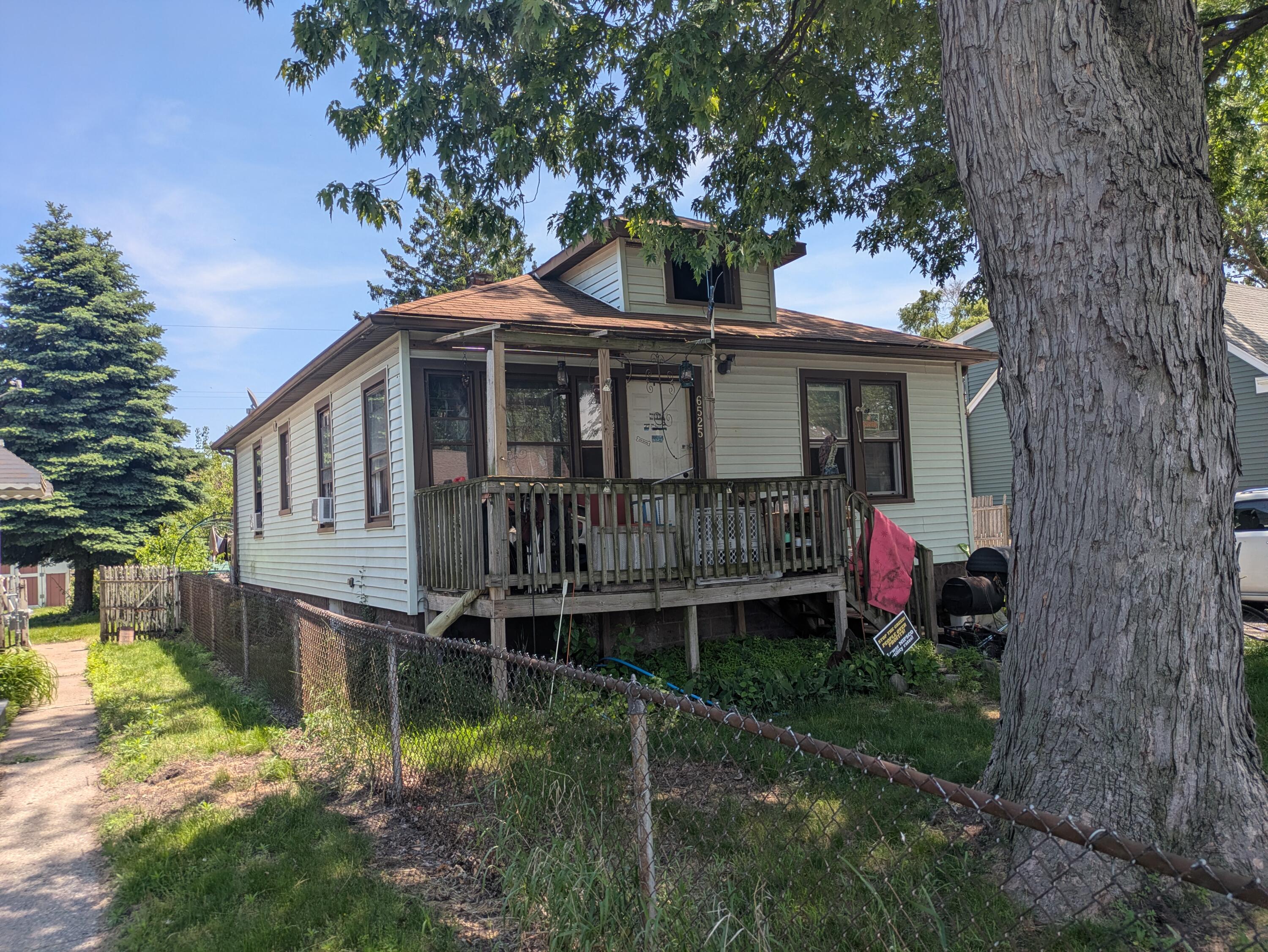 6525 Delaware Avenue, Hammond, IN 46323; Image #2