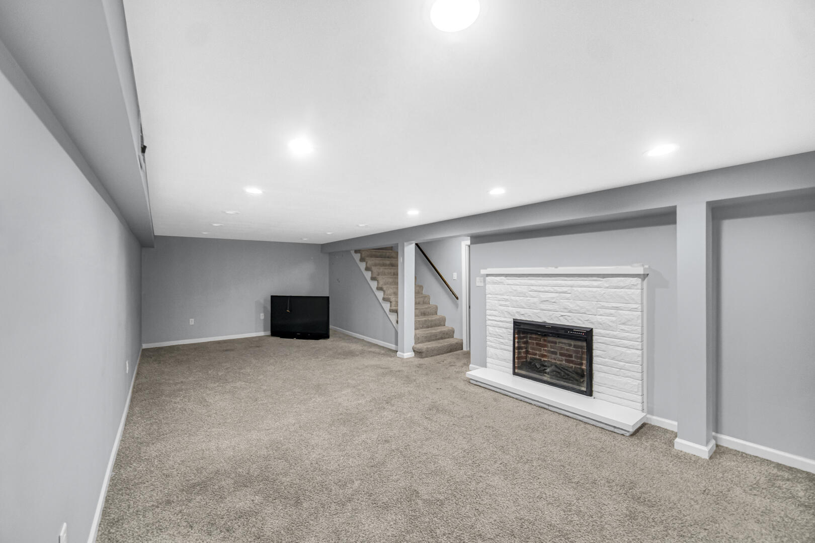 5309 Pierce Street, Merrillville, IN 46410; Image #14