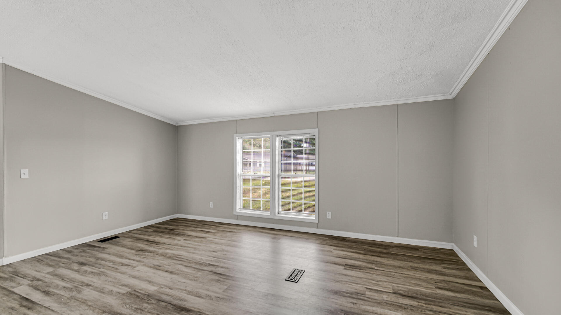 11983 N 330 E, Thayer, IN 46381; Image #12