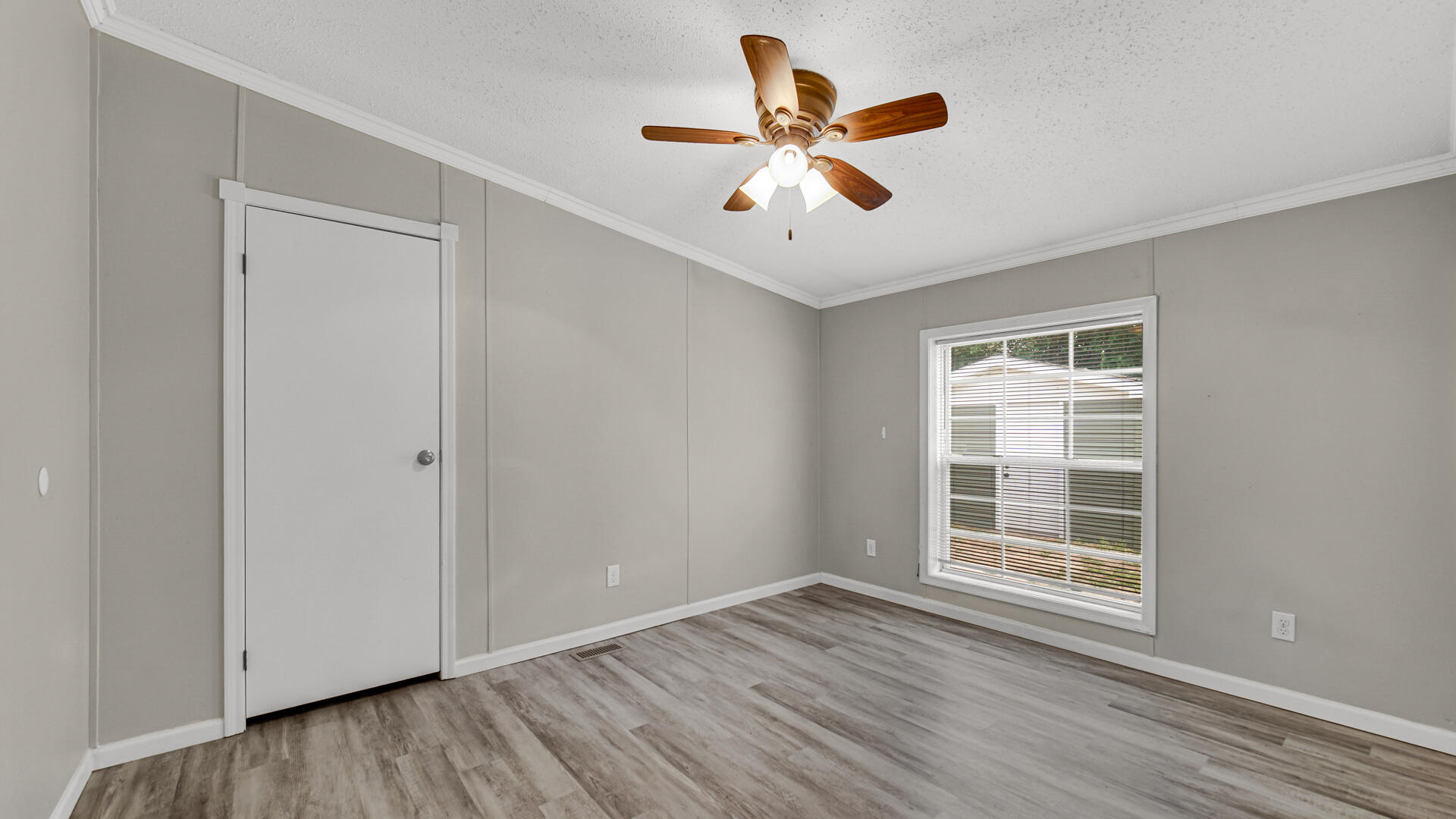 11983 N 330 E, Thayer, IN 46381; Image #14