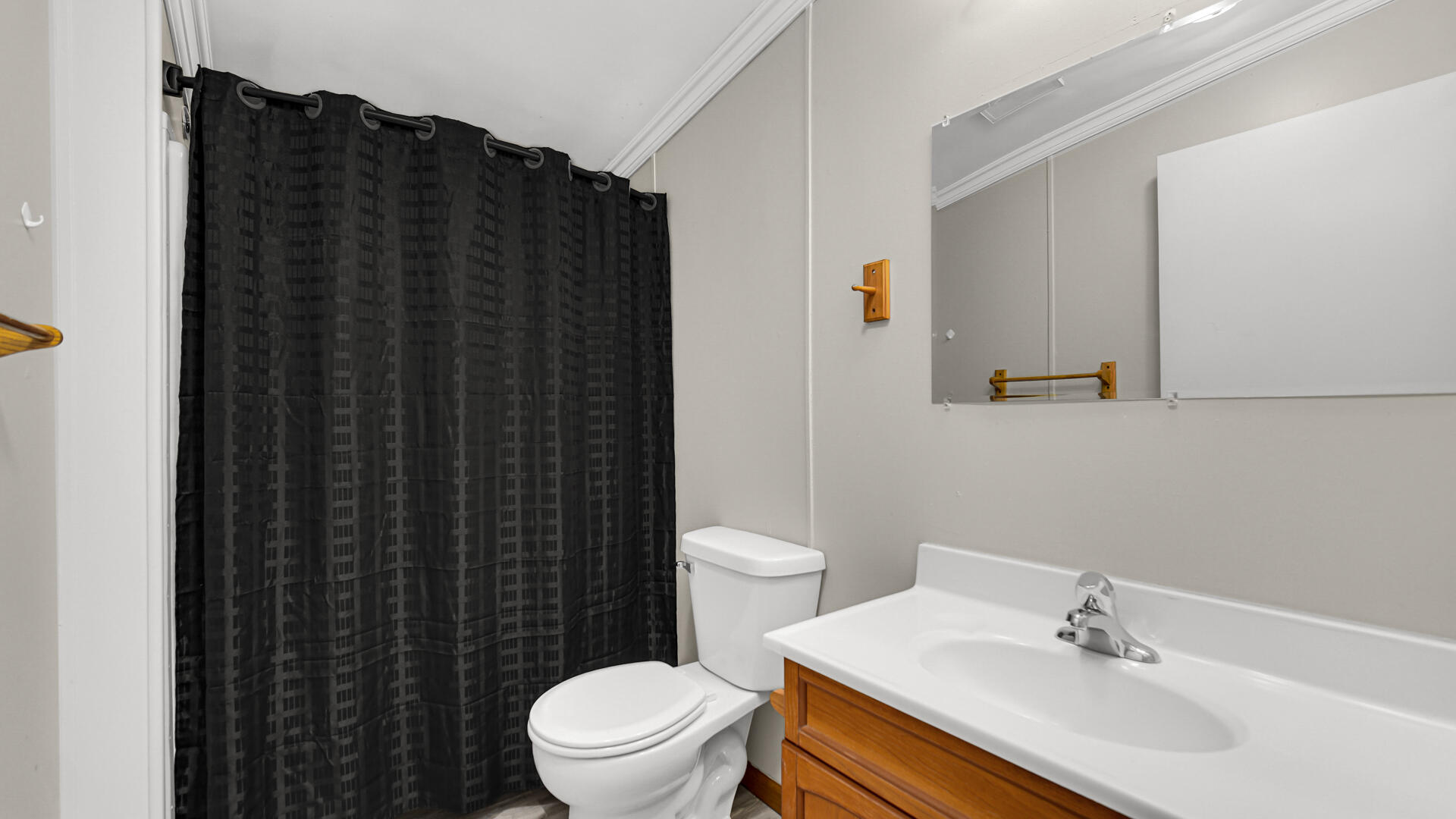 11983 N 330 E, Thayer, IN 46381; Image #15