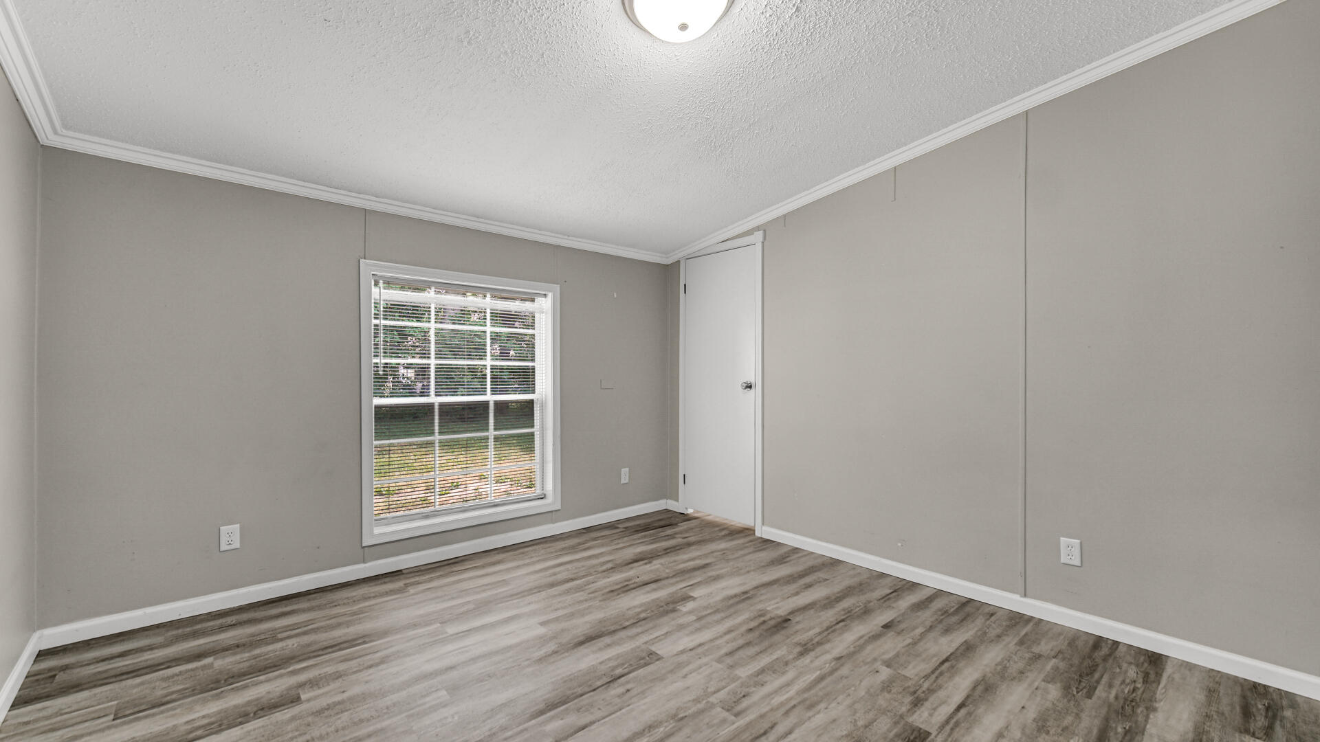 11983 N 330 E, Thayer, IN 46381; Image #16