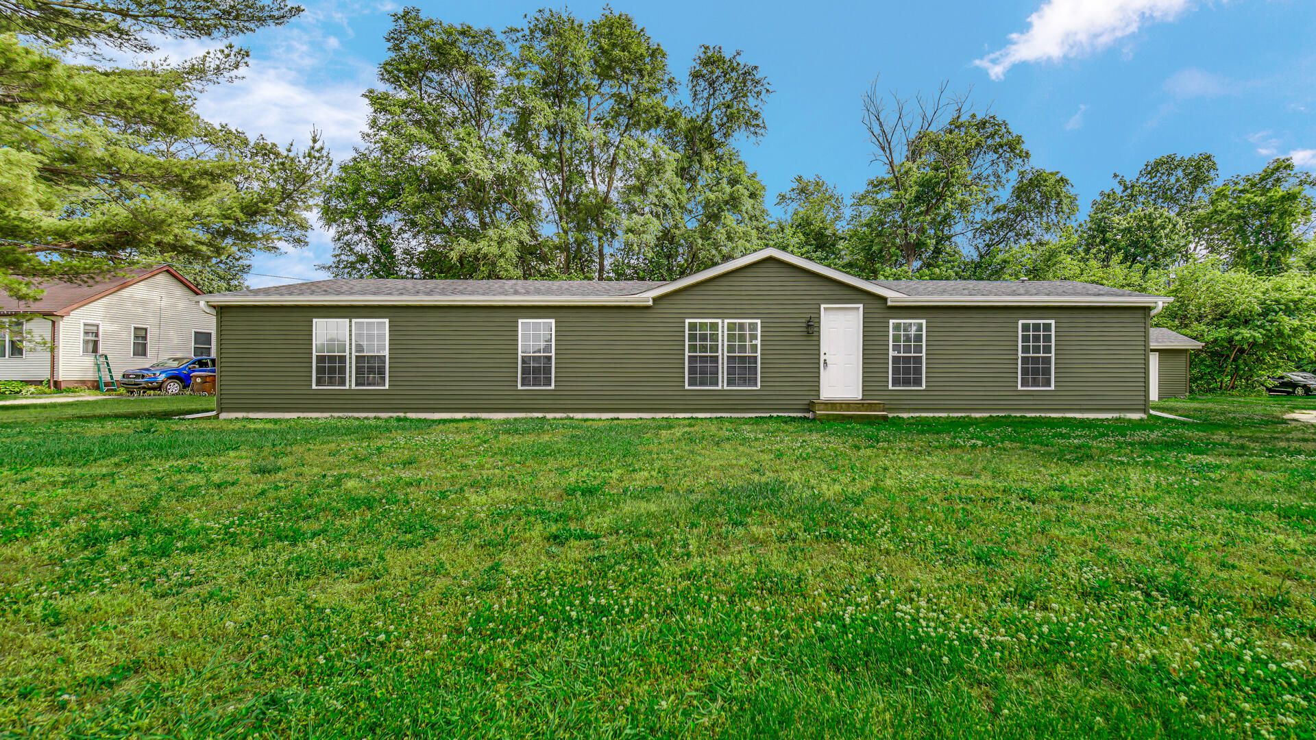 11983 N 330 E, Thayer, IN 46381; Image #25