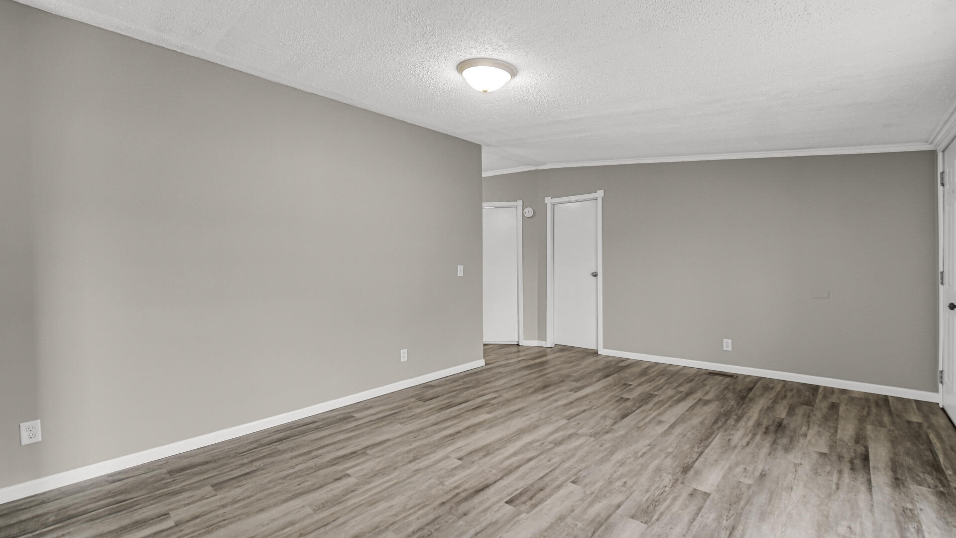 11983 N 330 E, Thayer, IN 46381; Image #4
