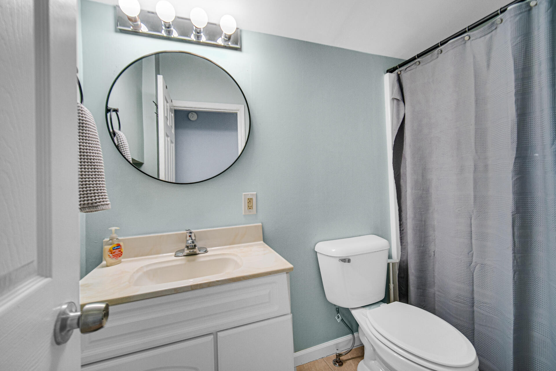808 Lillian Street, Hobart, IN 46342; Image #11